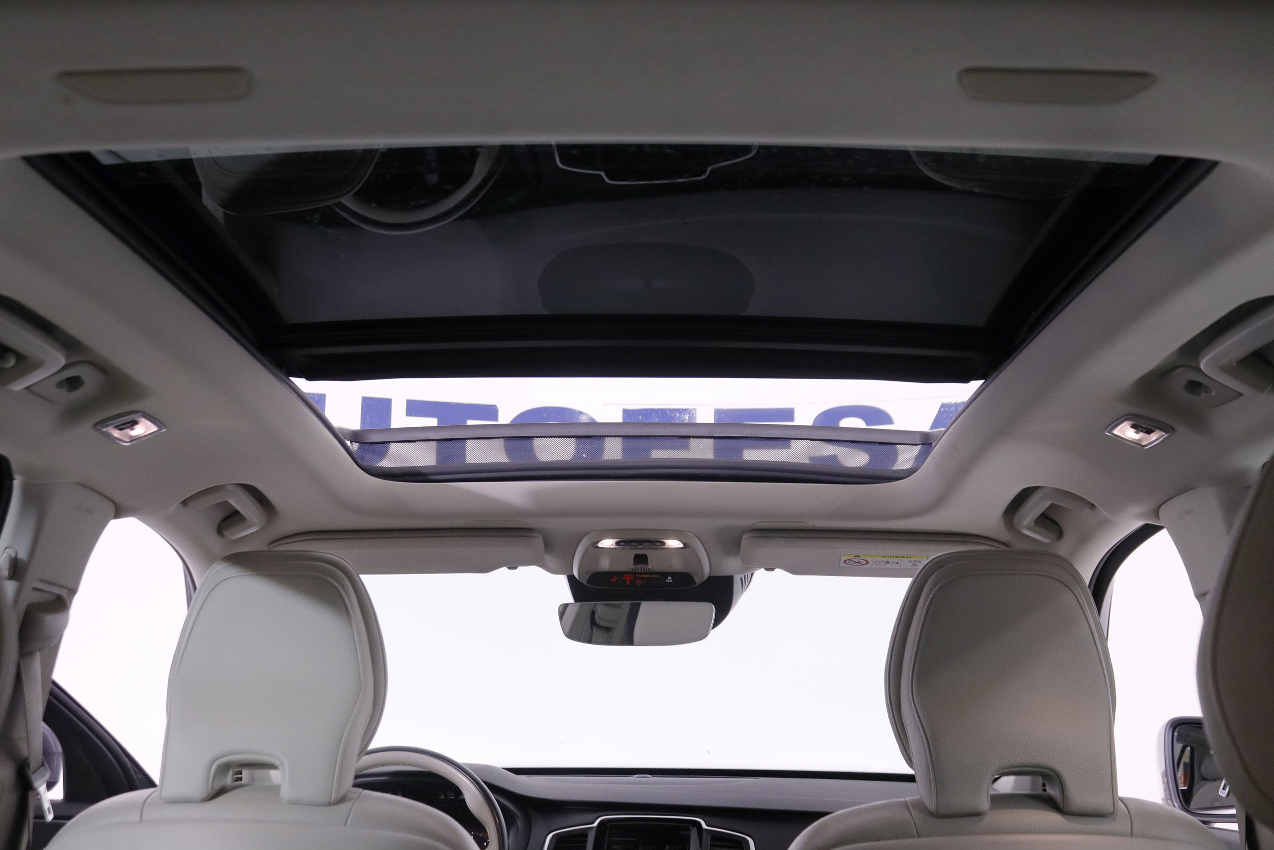 Volvo Xc 90 2.0 D5 AWD MOMENTUM AUTO 225CV 7 PLAZAS 5P # IVA DEDUCIBLE, CUERO, TECHO ELEC PANORAMICO foto 11