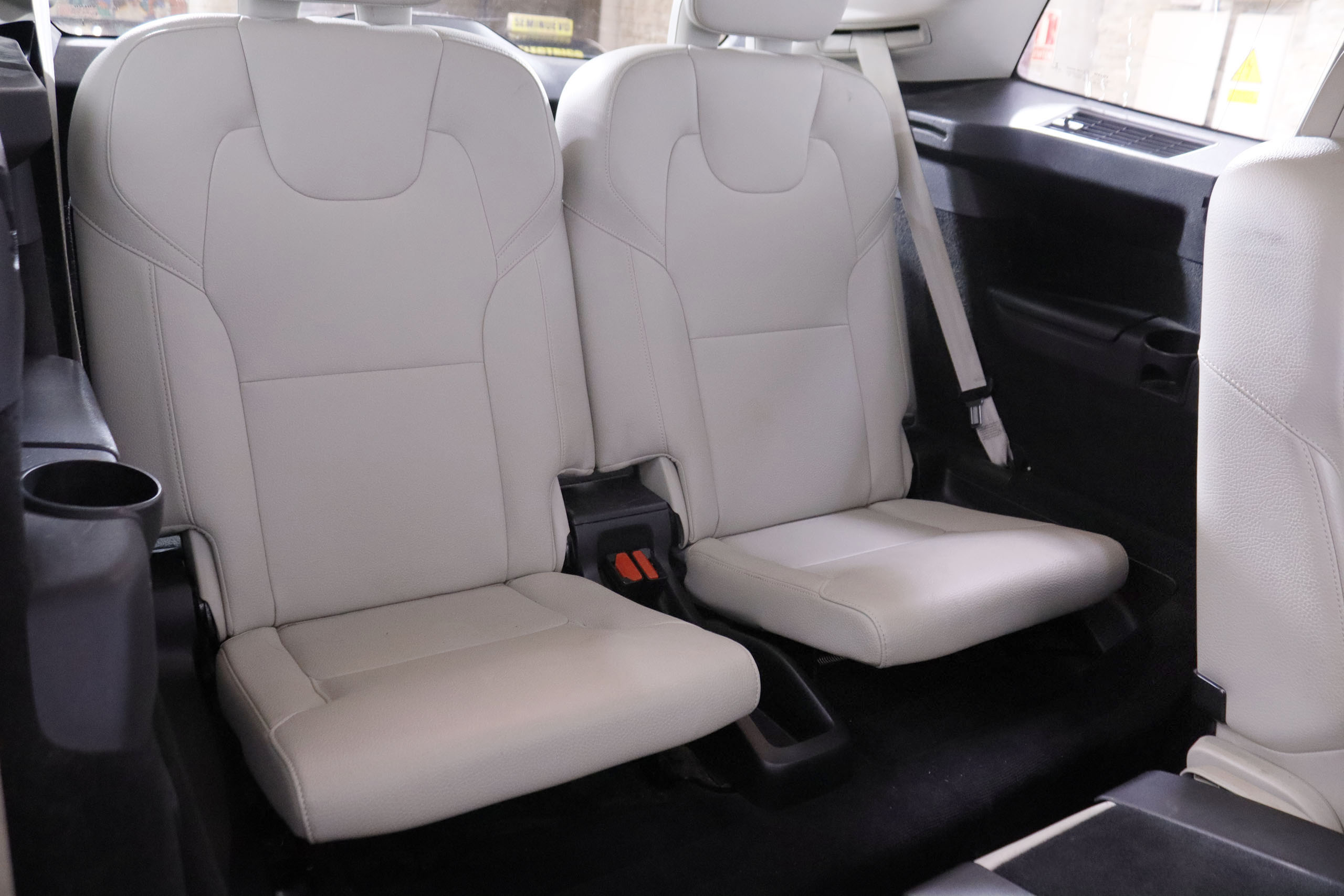 Volvo Xc 90 2.0 D5 AWD MOMENTUM AUTO 225CV 7 PLAZAS 5P # IVA DEDUCIBLE, CUERO, TECHO ELEC PANORAMICO foto 28