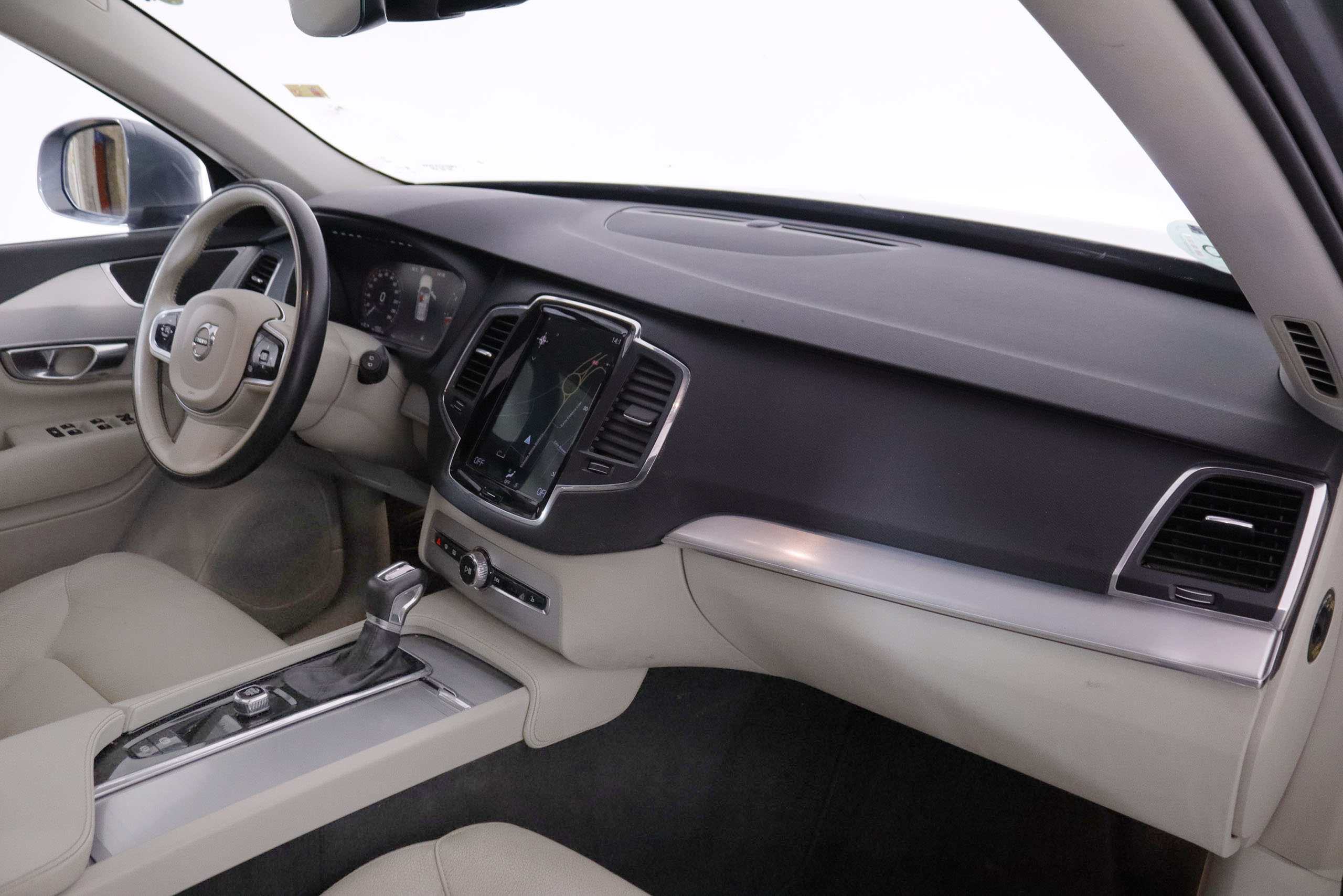 Volvo Xc 90 2.0 D5 AWD MOMENTUM AUTO 225CV 7 PLAZAS 5P # IVA DEDUCIBLE, CUERO, TECHO ELEC PANORAMICO foto 14