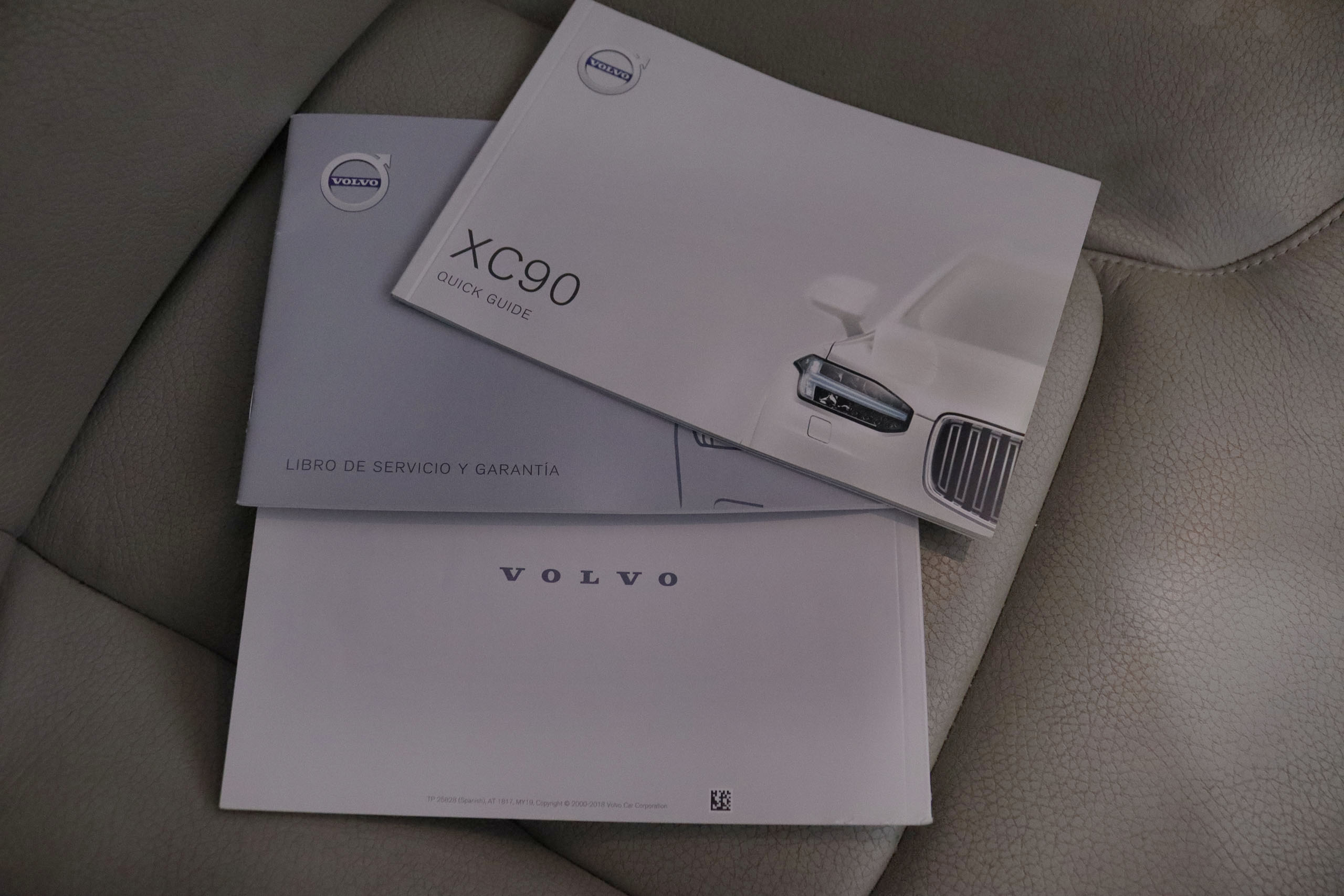 Volvo Xc 90 2.0 D5 AWD MOMENTUM AUTO 225CV 7 PLAZAS 5P # IVA DEDUCIBLE, CUERO, TECHO ELEC PANORAMICO foto 29