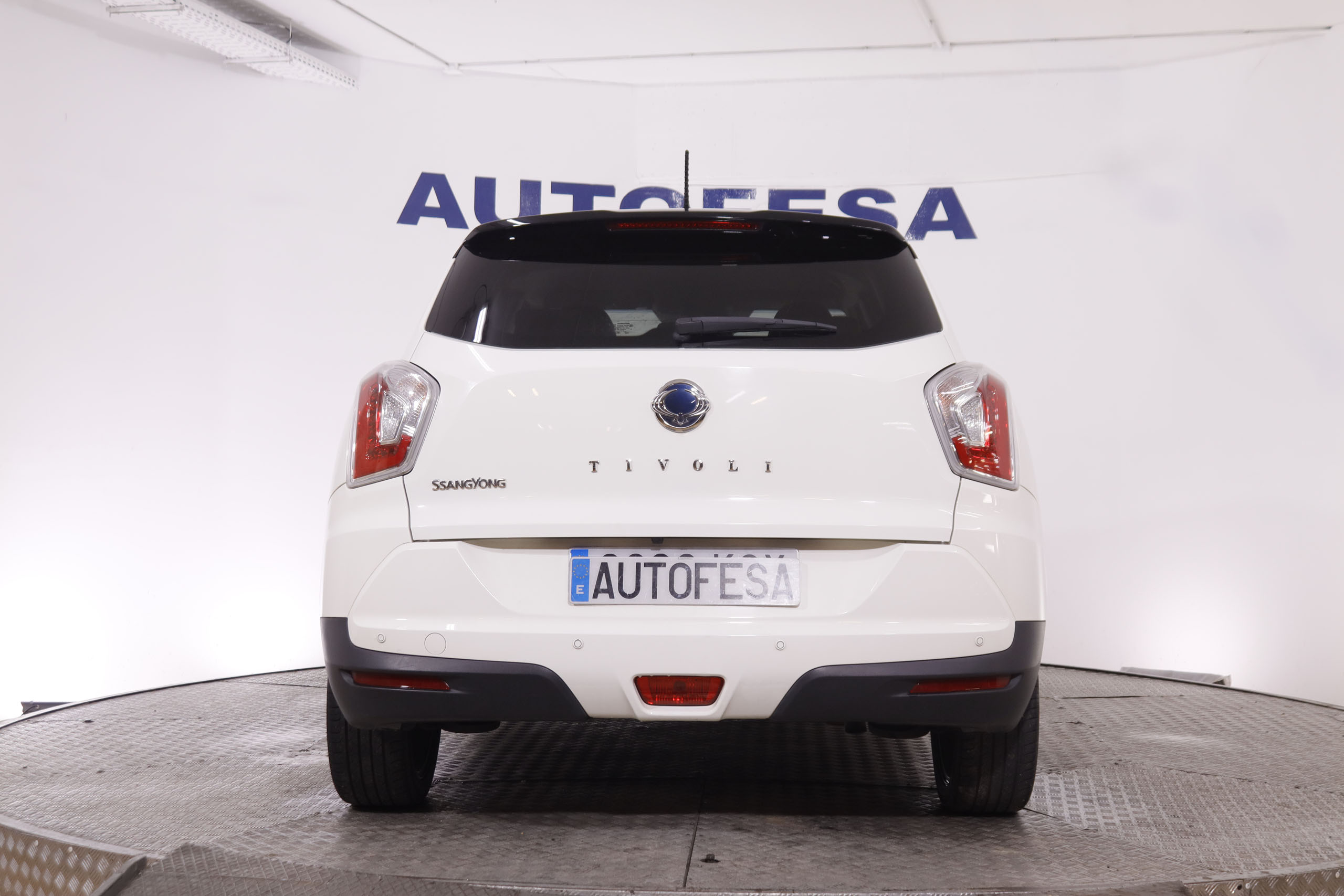 Ssangyong Tivoli 1.6 G16 LIMITED 4X2 128CV 5P # NAVY, PARKTRONIC foto 6