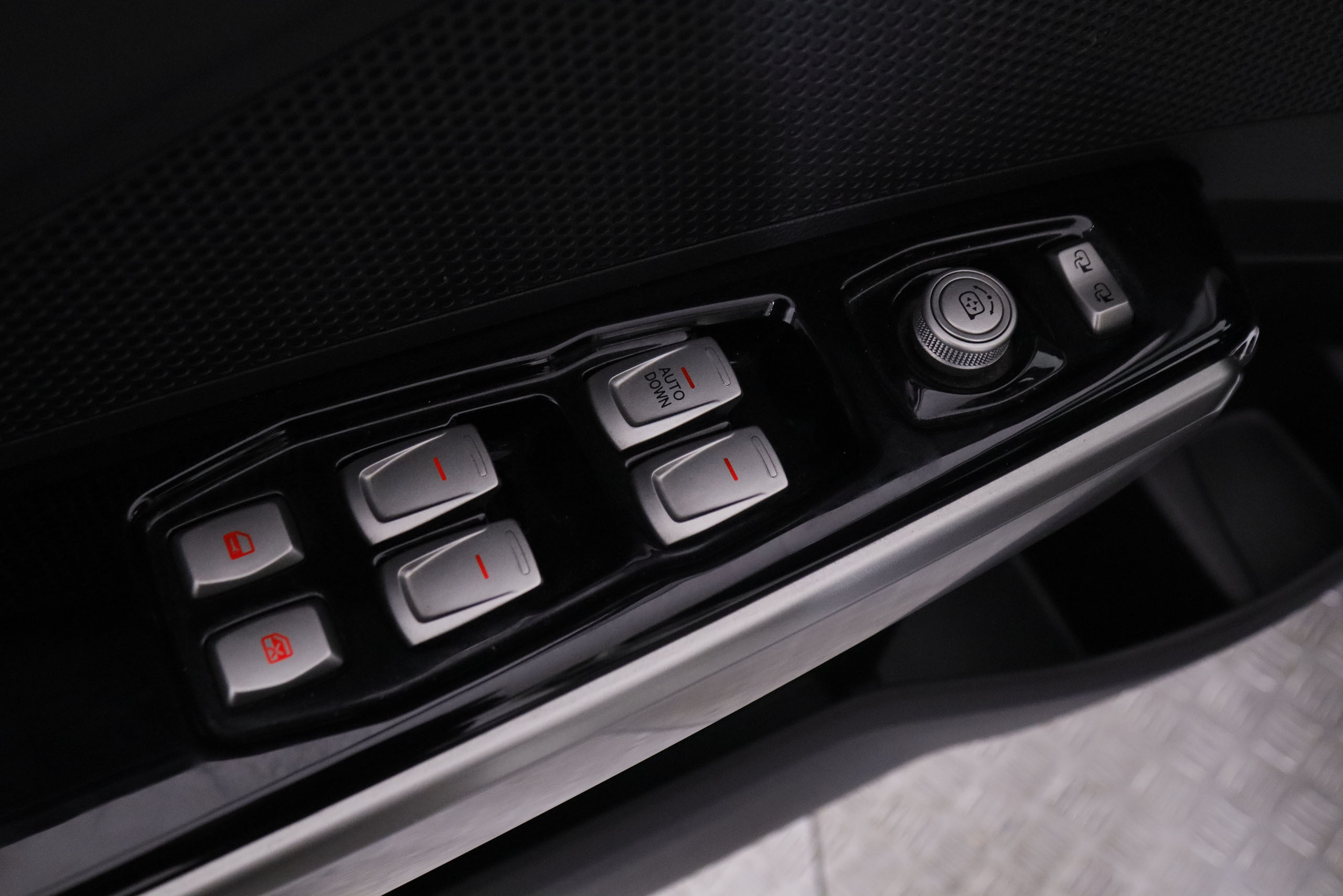 Ssangyong Tivoli 1.6 G16 LIMITED 4X2 128CV 5P # NAVY, PARKTRONIC foto 21