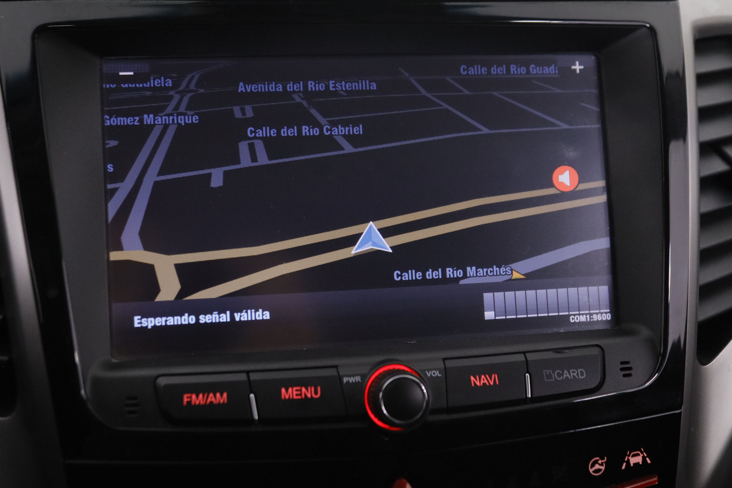 Ssangyong Tivoli 1.6 G16 LIMITED 4X2 128CV 5P # NAVY, PARKTRONIC foto 19