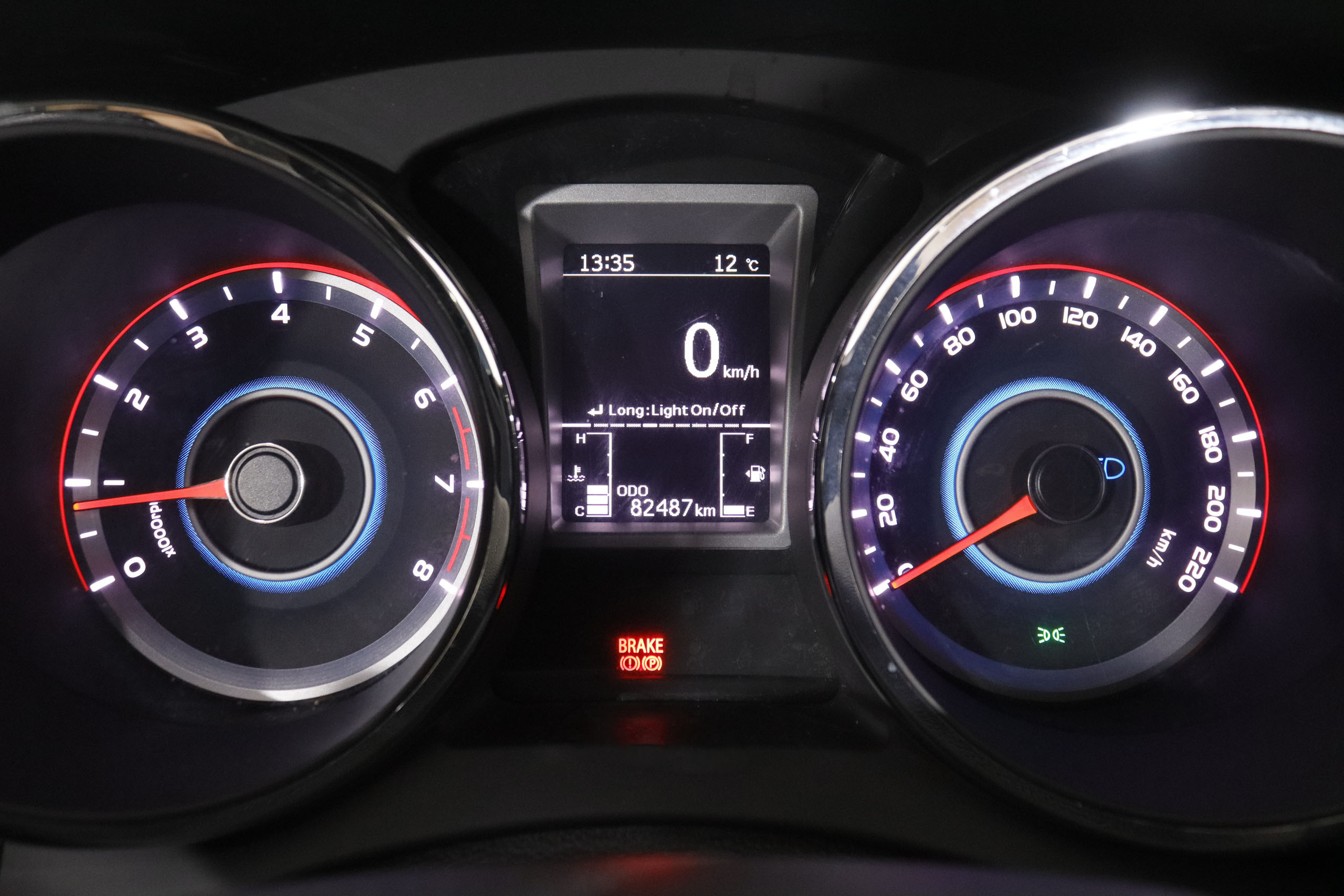 Ssangyong Tivoli 1.6 G16 LIMITED 4X2 128CV 5P # NAVY, PARKTRONIC foto 17