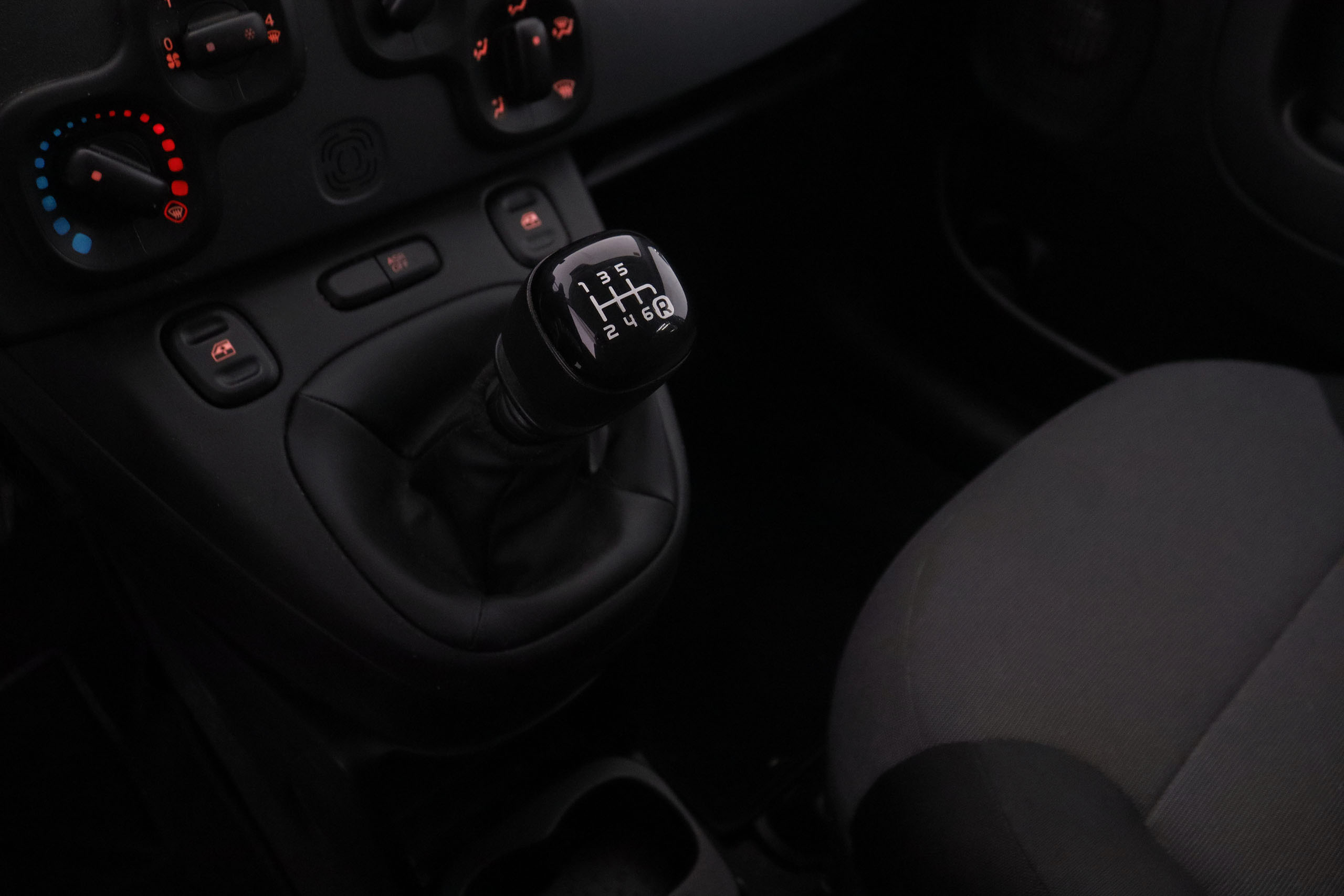 Fiat Panda 1.0 VAN GSE HYBRID 70CV 5P # IVA DEDUCIBLE foto 14