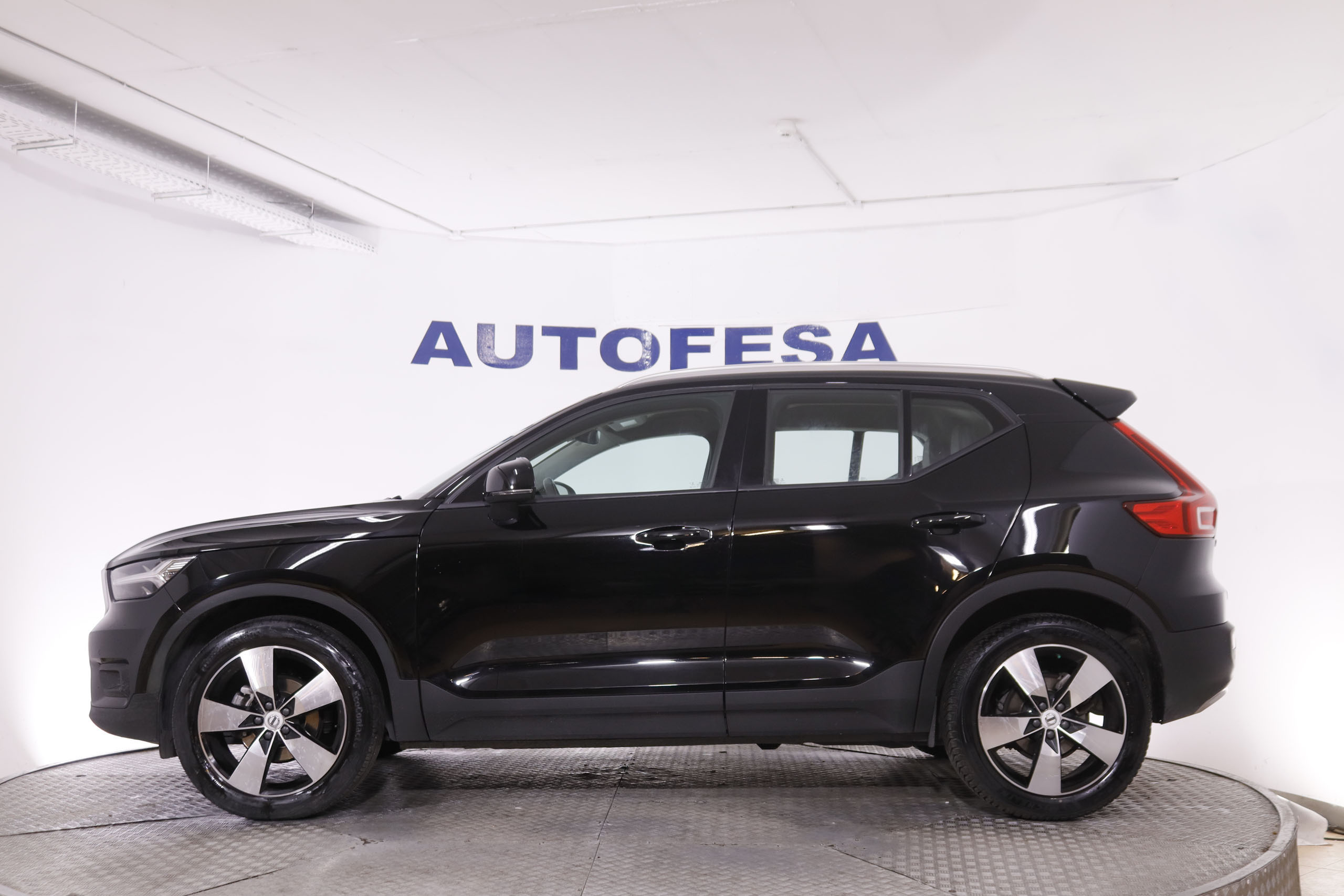 Volvo XC40 1.5 MOMENTUM T3 AUTO 163CV 5P # NAVY, PARKTRONIC foto 13