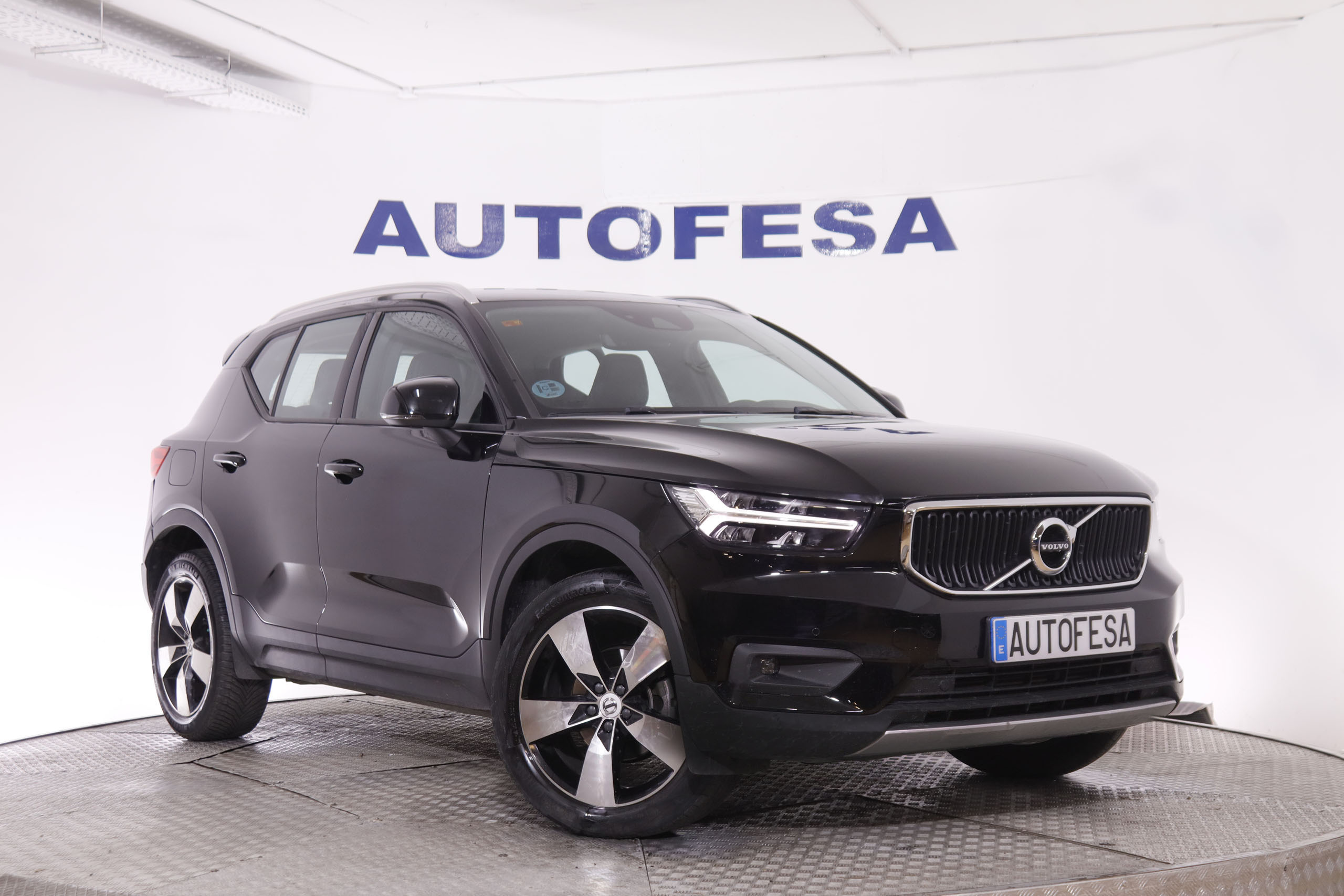 Volvo XC40 1.5 MOMENTUM T3 AUTO 163CV 5P # NAVY, PARKTRONIC foto 3