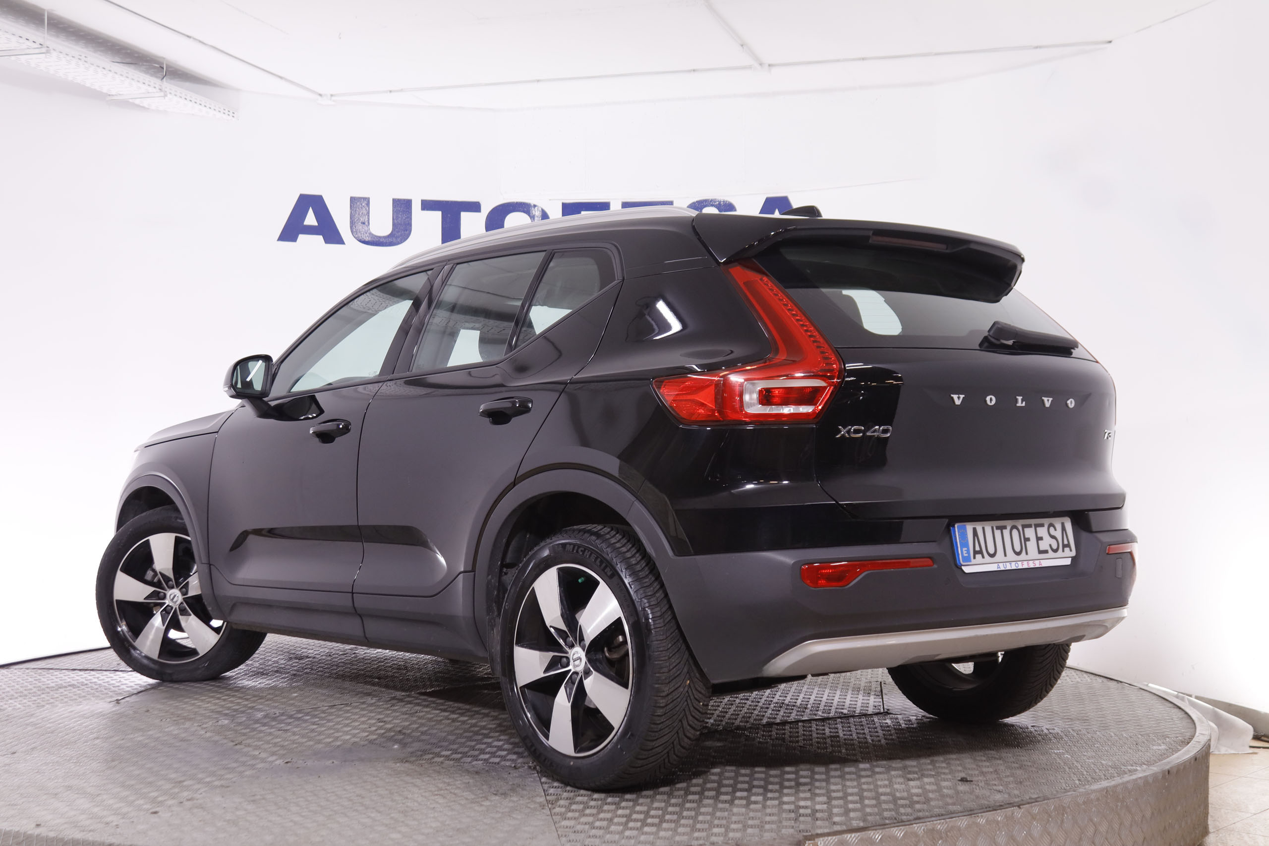 Volvo XC40 1.5 MOMENTUM T3 AUTO 163CV 5P # NAVY, PARKTRONIC foto 7
