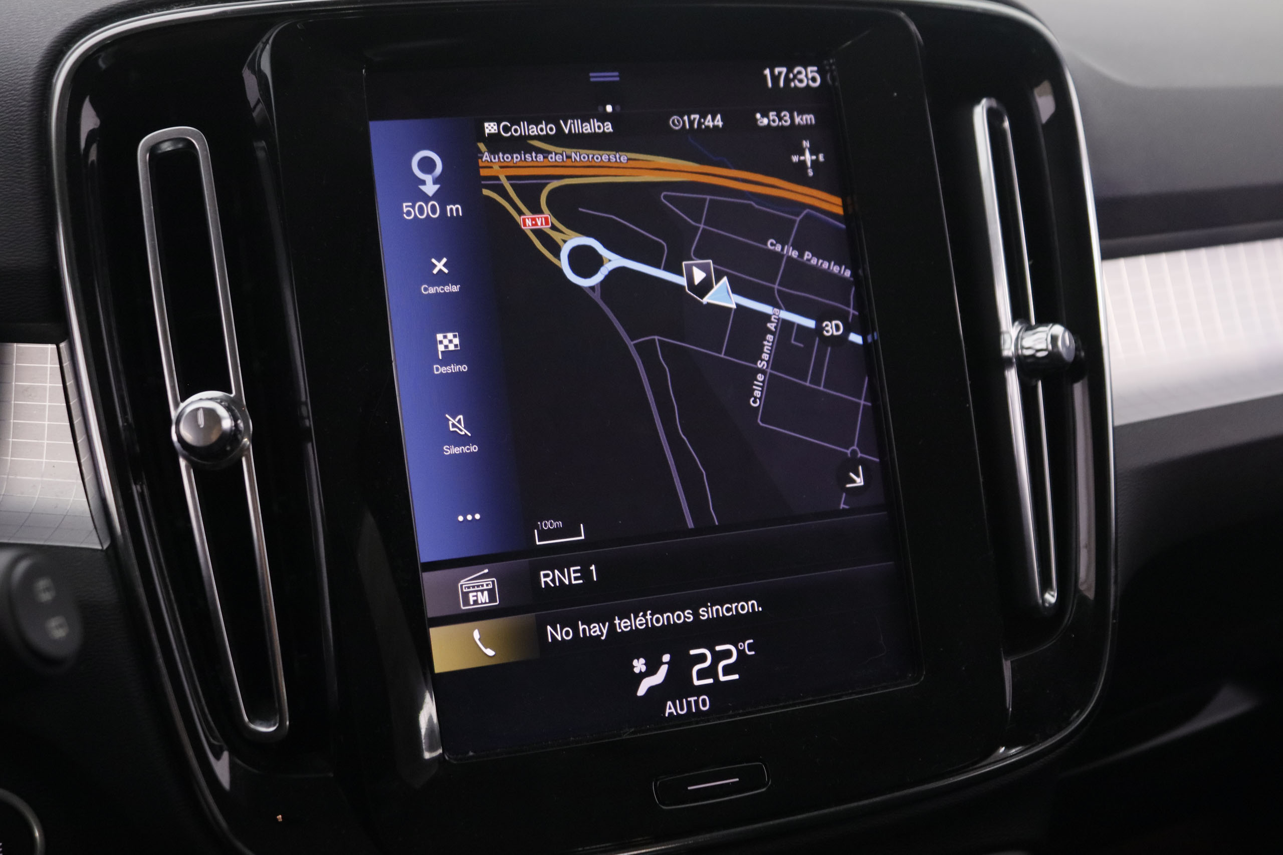 Volvo XC40 1.5 MOMENTUM T3 AUTO 163CV 5P # NAVY, PARKTRONIC foto 19