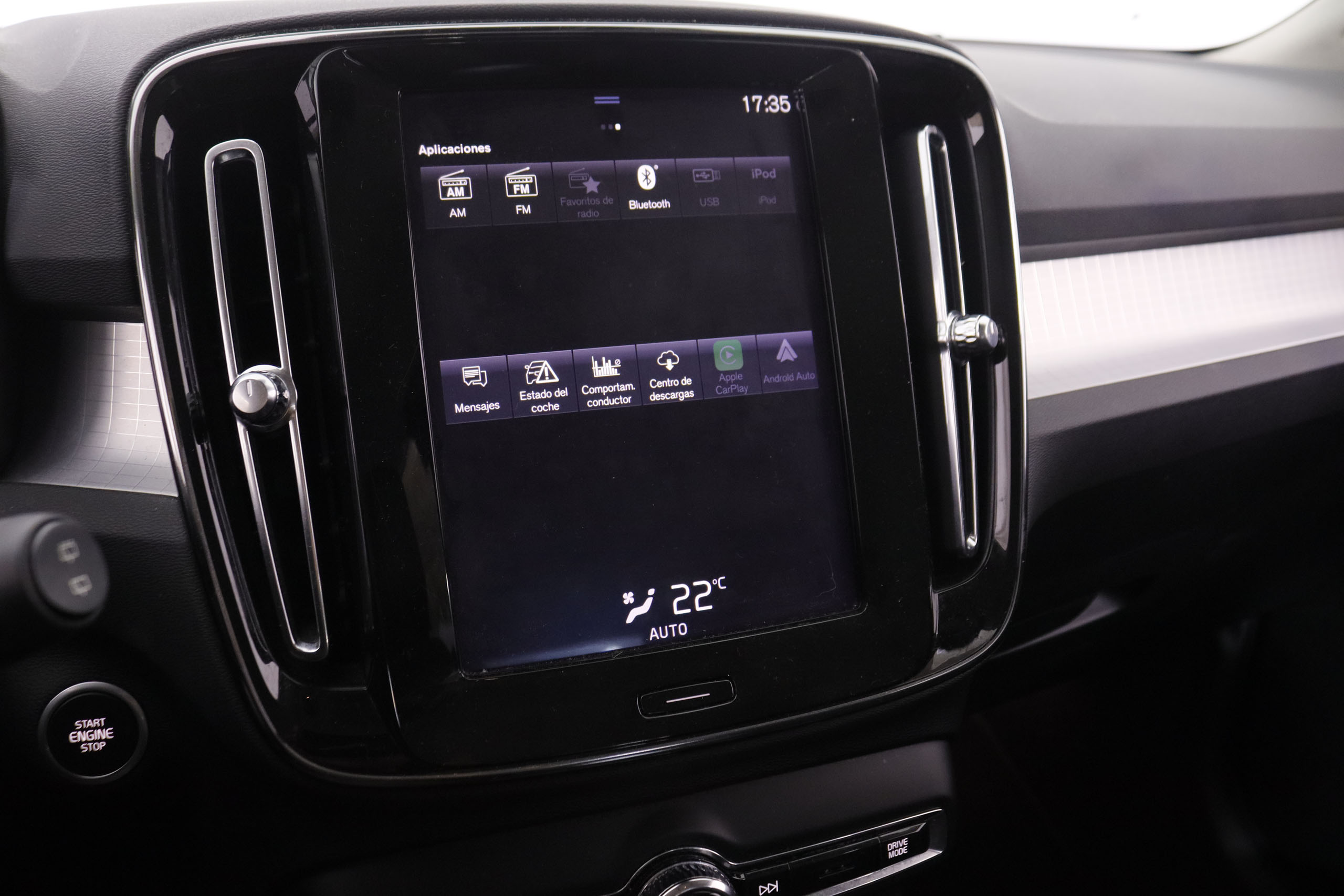 Volvo XC40 1.5 MOMENTUM T3 AUTO 163CV 5P # NAVY, PARKTRONIC foto 23