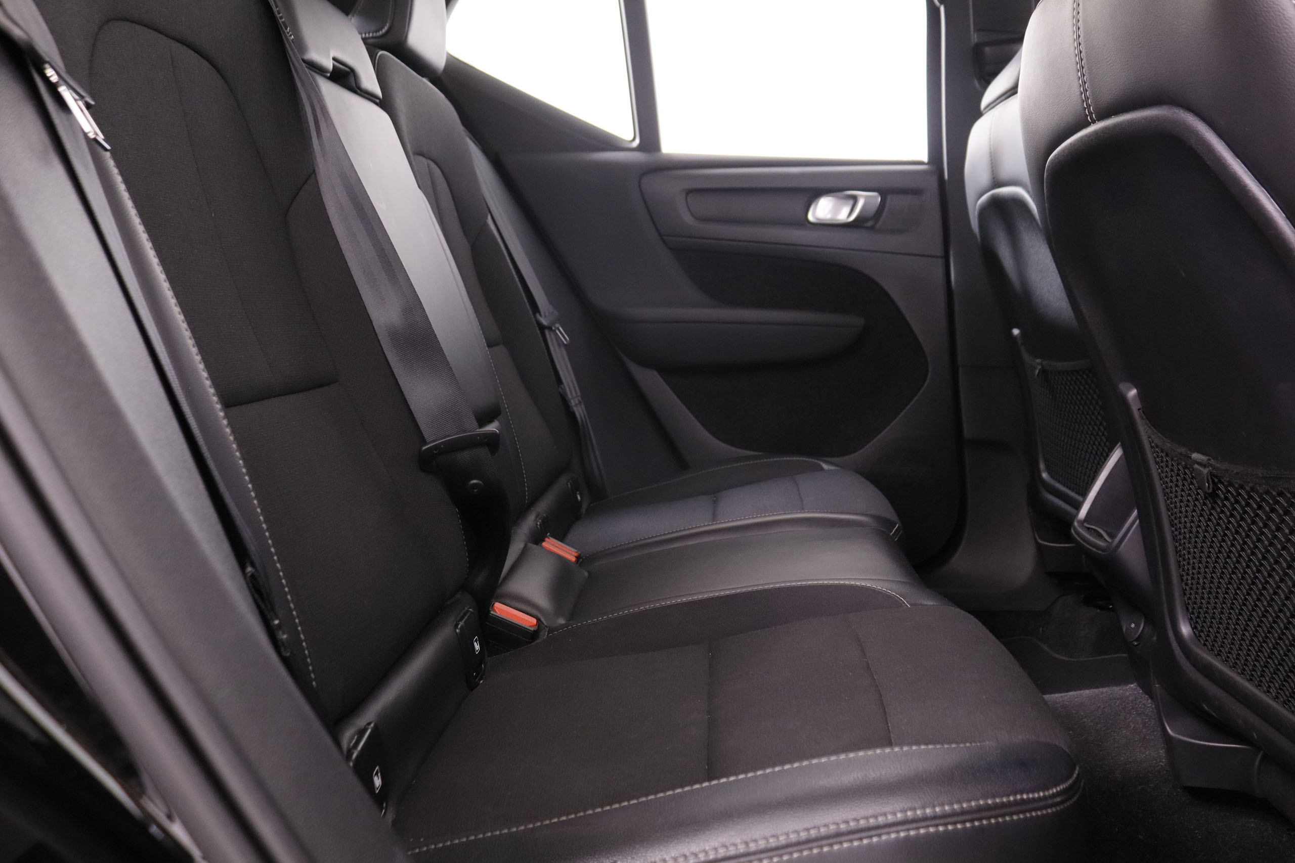 Volvo XC40 1.5 MOMENTUM T3 AUTO 163CV 5P # NAVY, PARKTRONIC foto 29