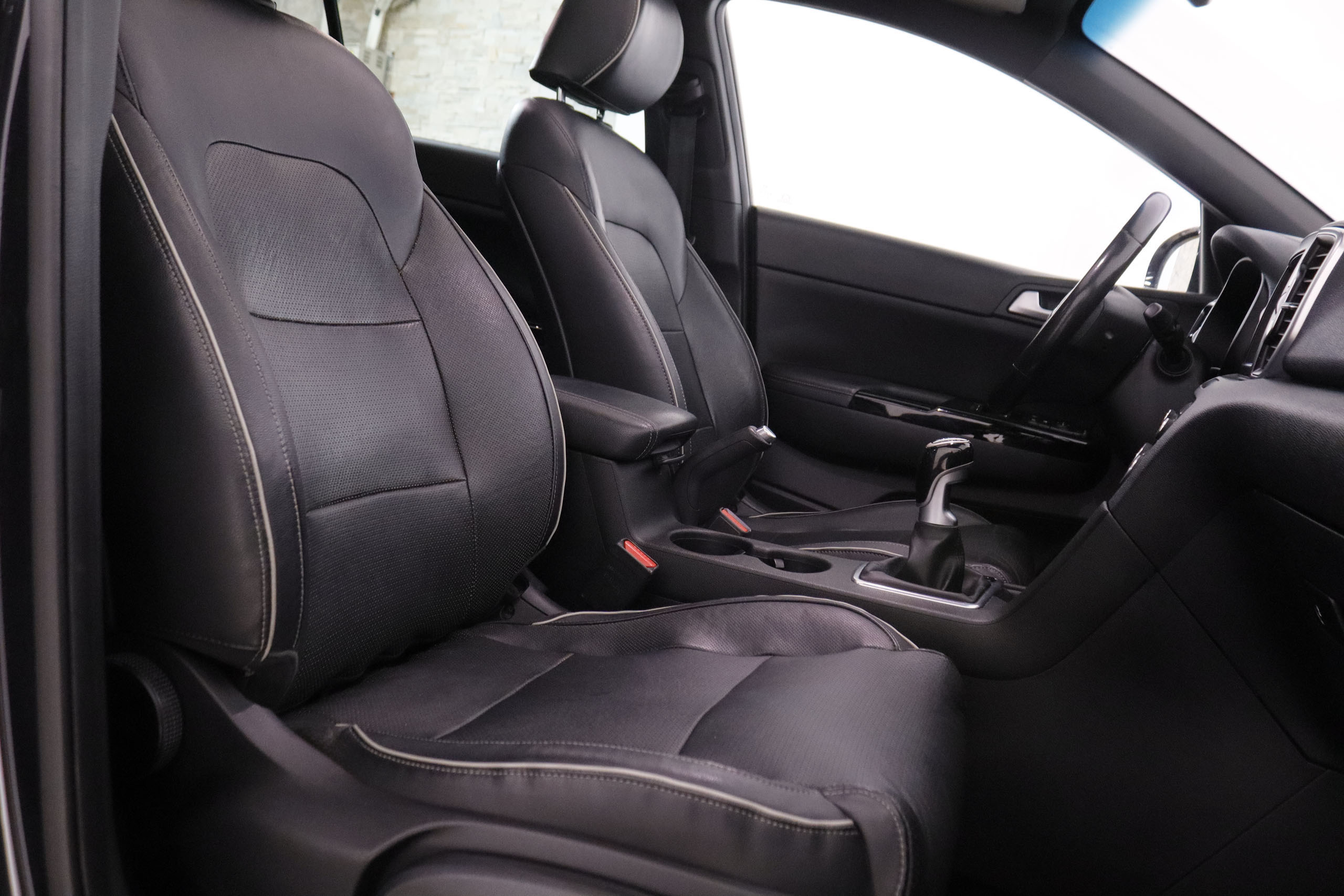 Kia Sportage 1.6 TGDI GT LINE 4X4 177CV 5P # CUERO, TECHO ELEC PANORAMICO, NAVY, PARKTRONIC foto 26