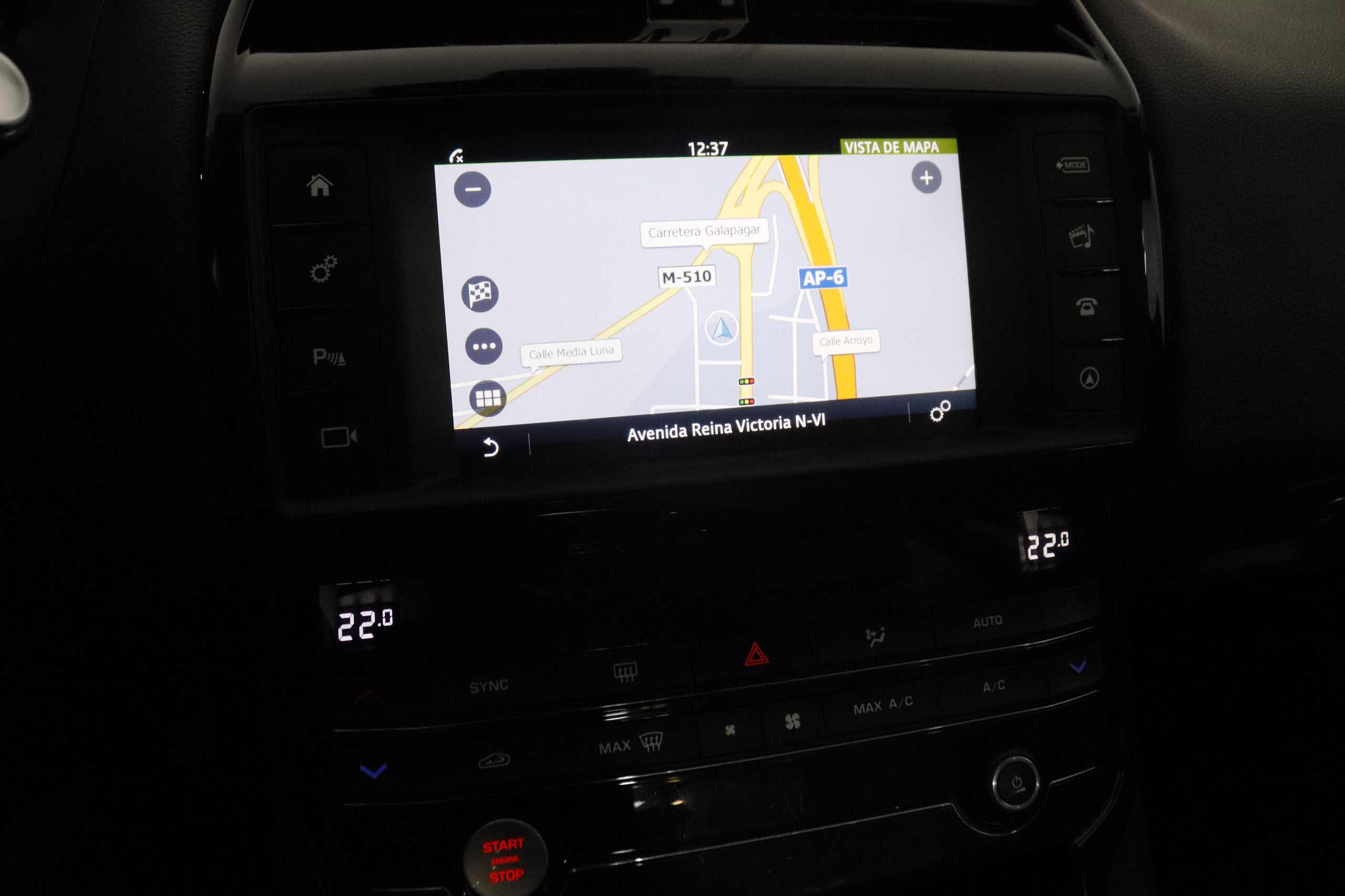 Jaguar Xe 2.0D PURE AUTO 180CV 4P # NAVY, PARKTRONIC foto 20