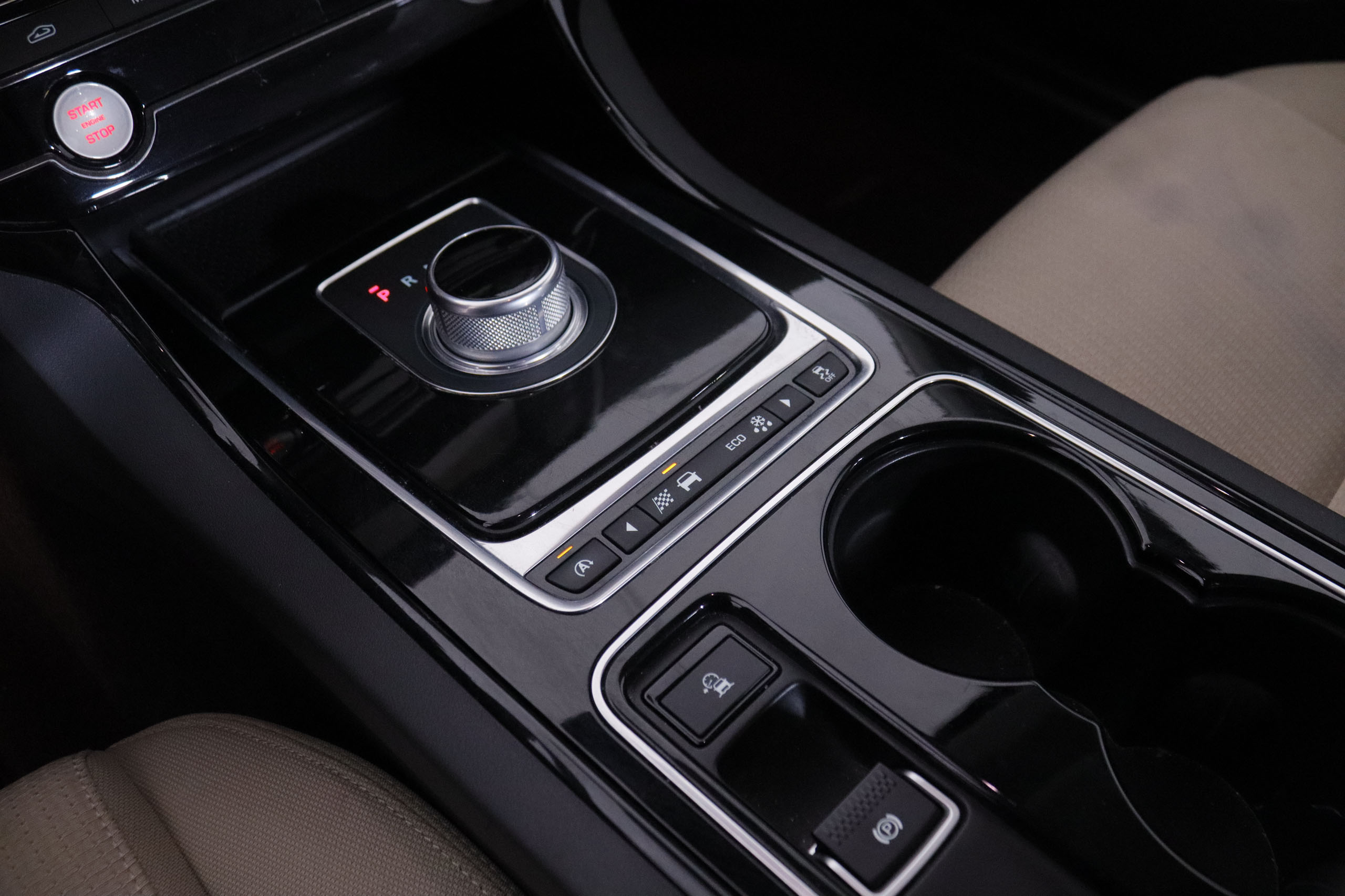 Jaguar Xe 2.0D PURE AUTO 180CV 4P # NAVY, PARKTRONIC foto 22