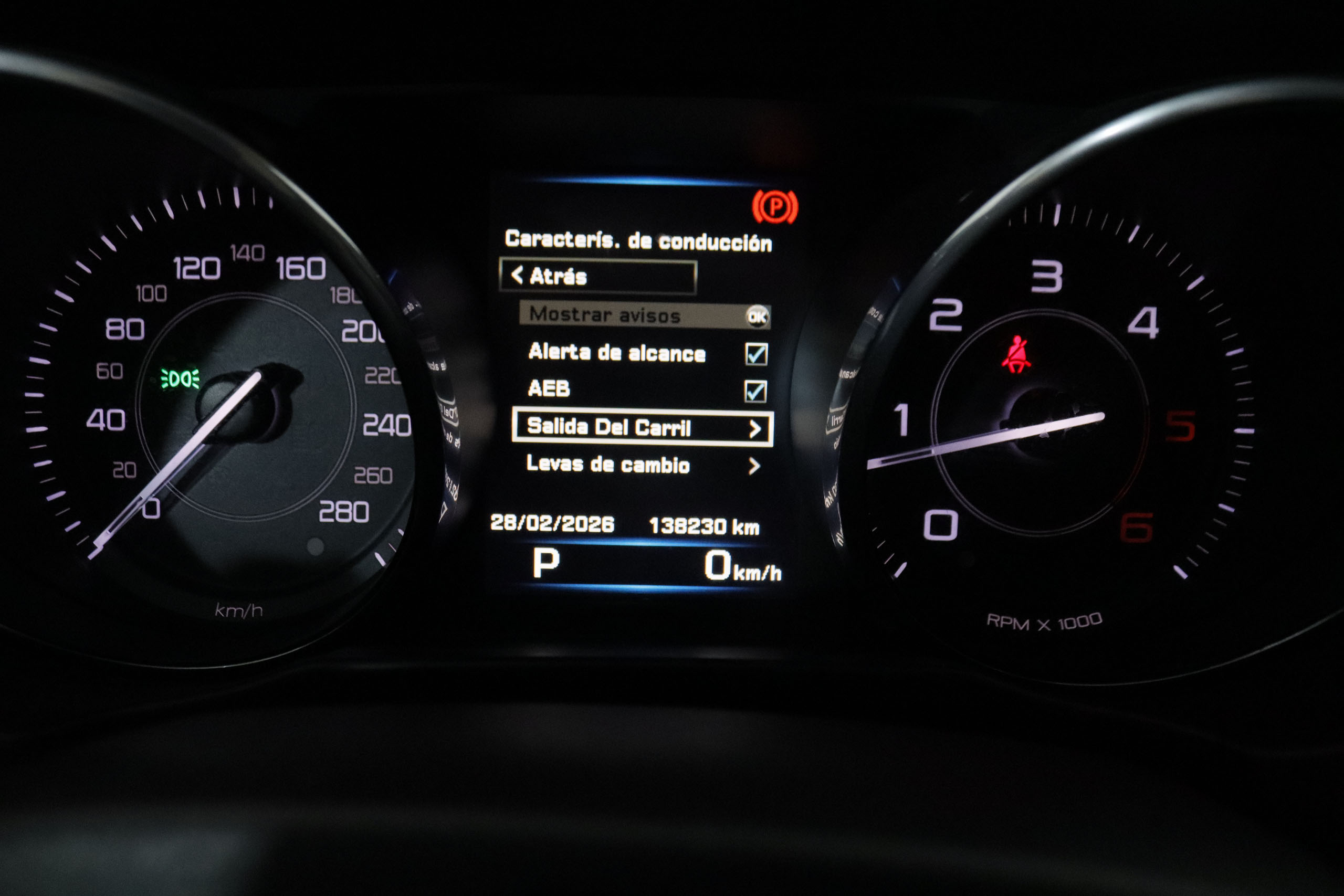 Jaguar Xe 2.0D PURE AUTO 180CV 4P # NAVY, PARKTRONIC foto 19