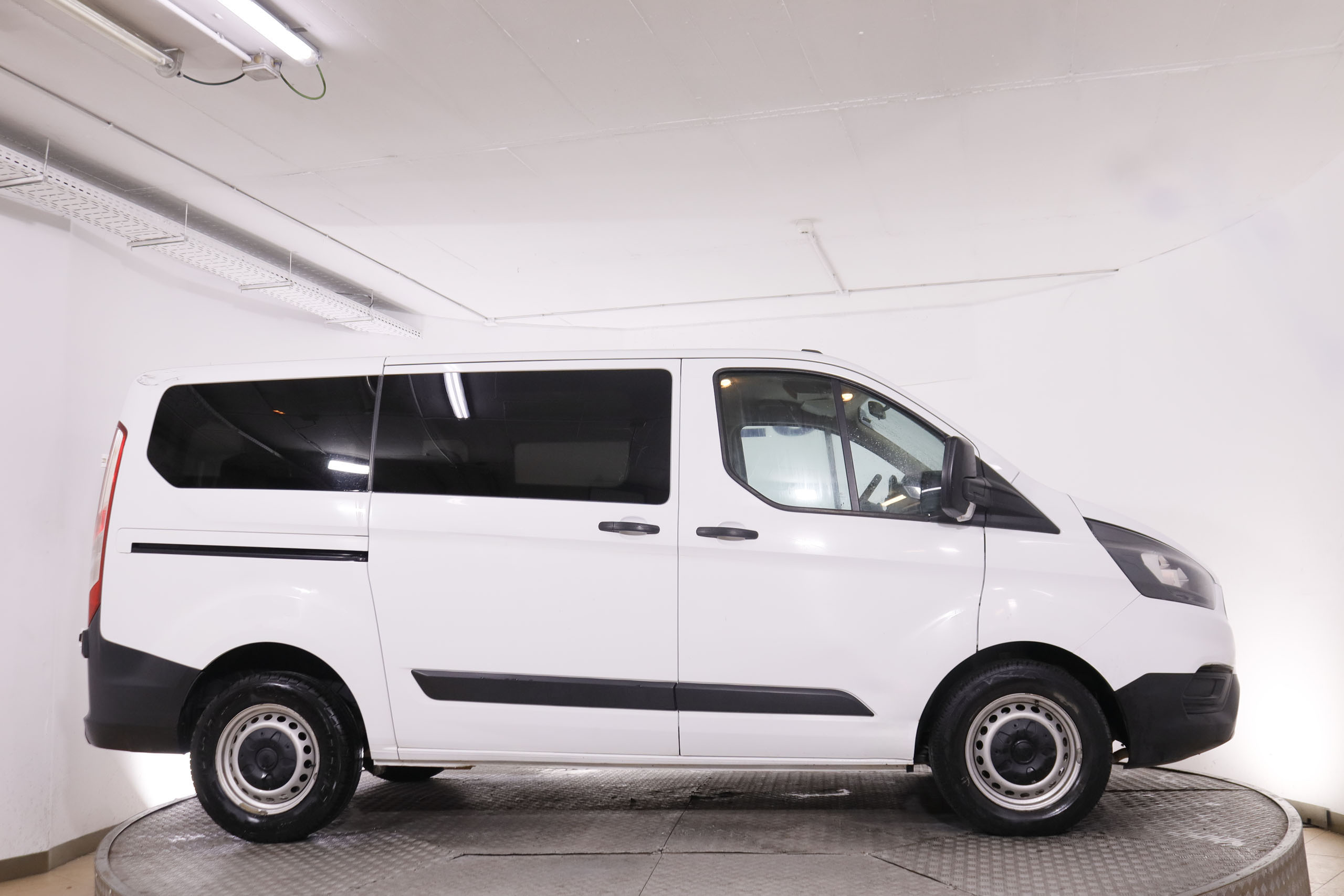 Ford Transit  Custom 2.0 TDCI MHEV KOMBI 105CV 9 PLAZAS 4P # IVA DEDUCIBLE foto 9