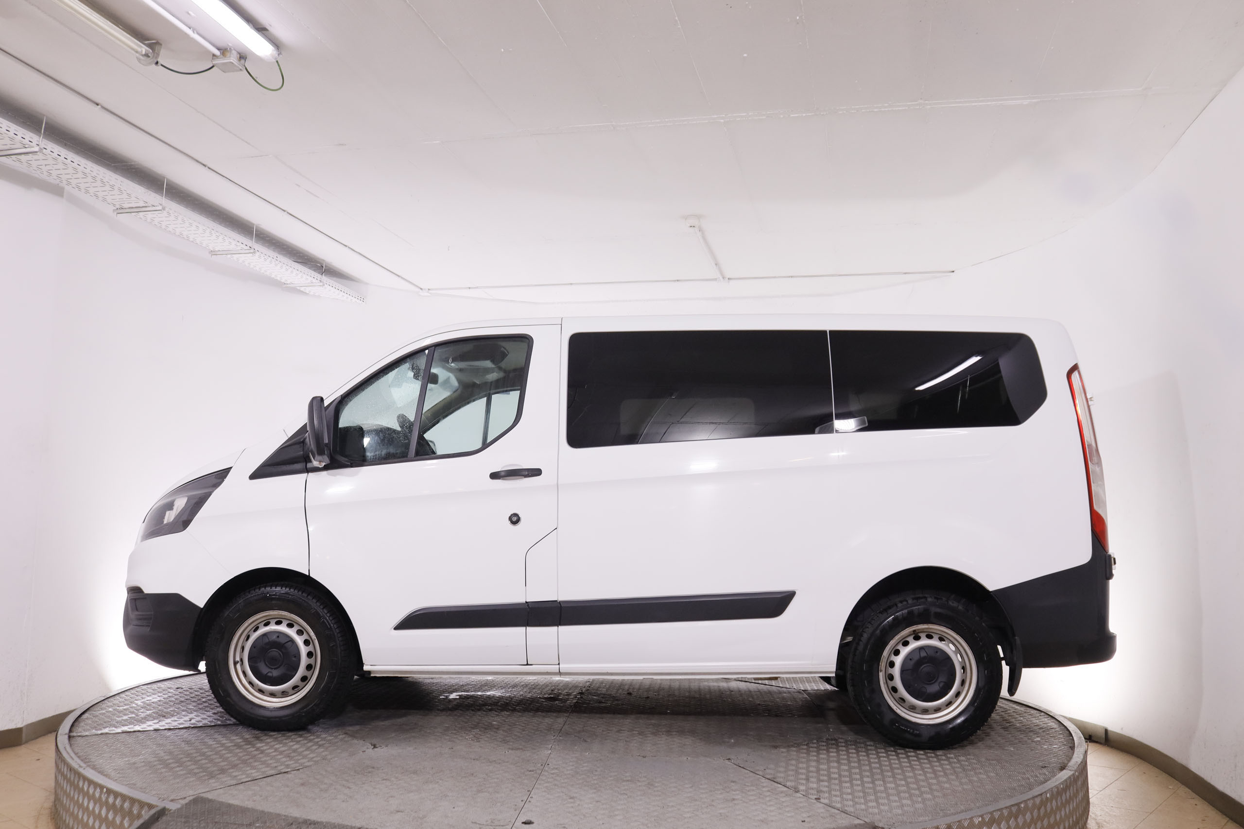 Ford Transit  Custom 2.0 TDCI MHEV KOMBI 105CV 9 PLAZAS 4P # IVA DEDUCIBLE foto 13