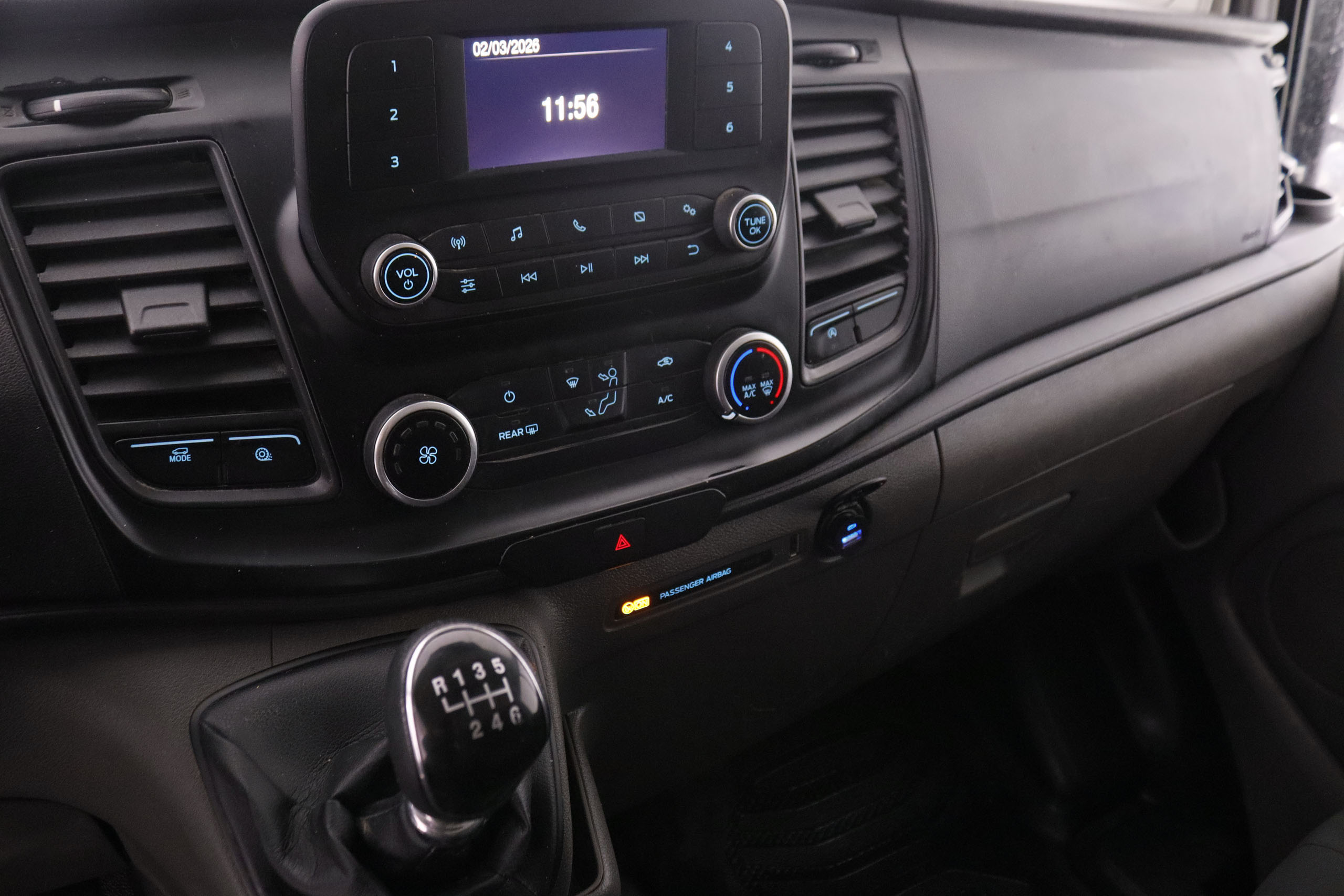 Ford Transit  Custom 2.0 TDCI MHEV KOMBI 105CV 9 PLAZAS 4P # IVA DEDUCIBLE foto 18