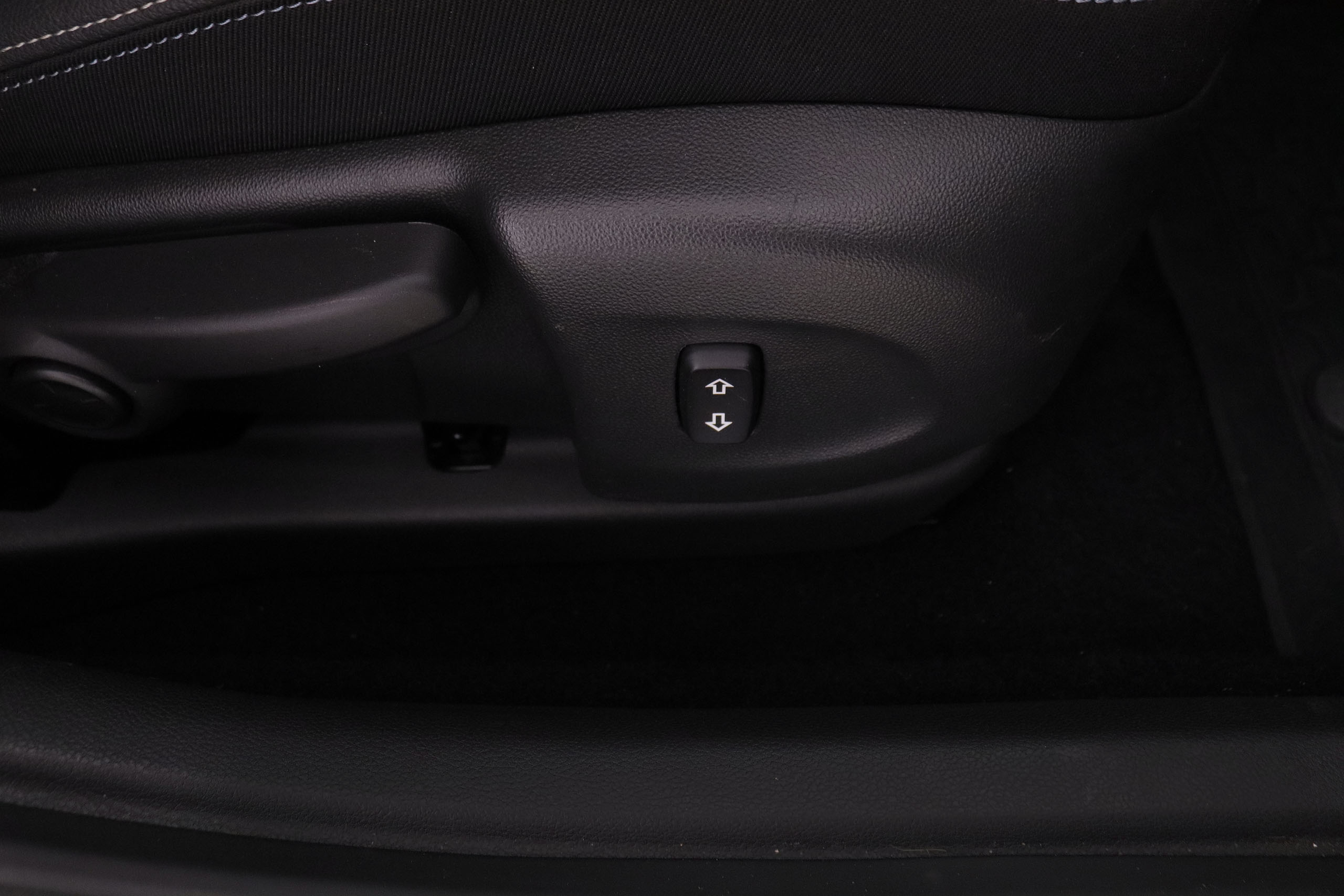 Opel Astra 1.5D SPORTS TOURER ULTIMATE AUTO 122CV 5P # CUERO, NAVY, PARKTRONIC foto 26