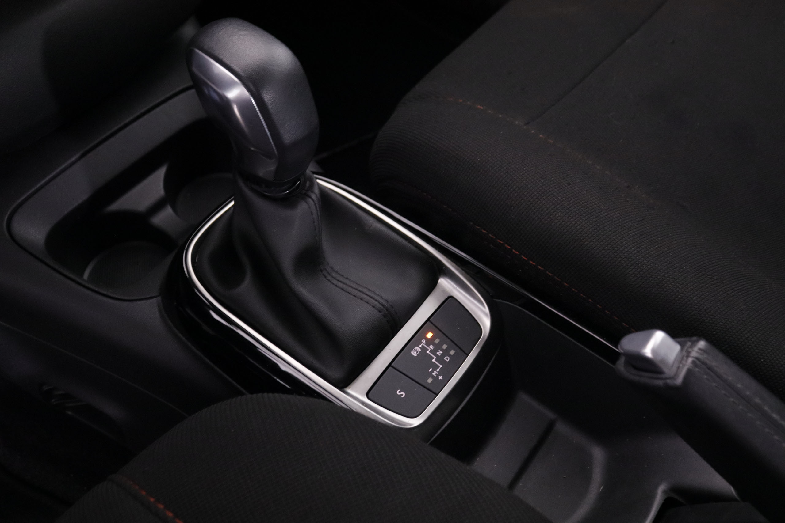 Citroen C4 Cactus 1.5 HDI C-SERIES AUTO 120CV 5P # NAVY, PARKTRONIC foto 21