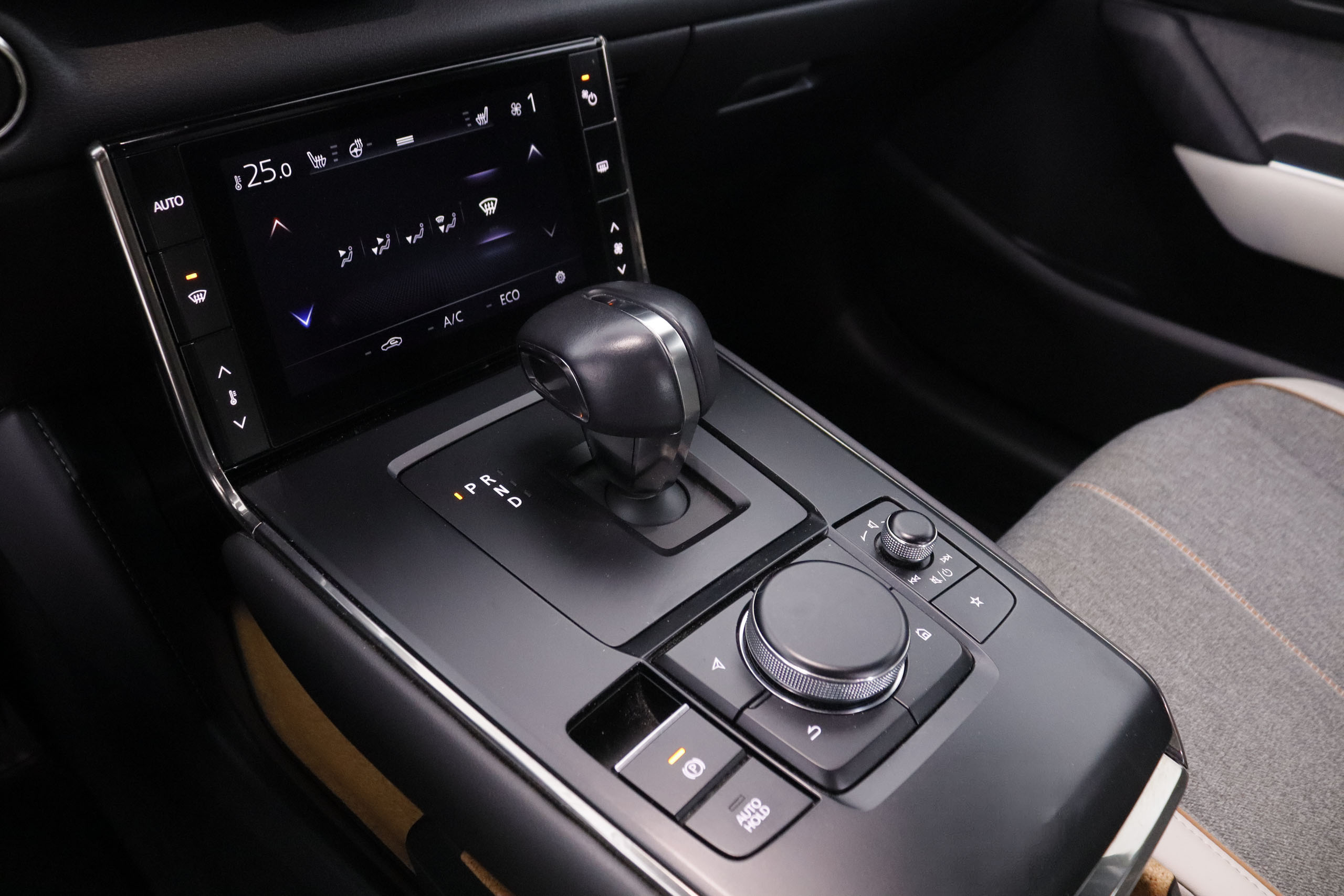 Mazda MX30 ELECTRICO E-SKYACTIVE MODERN AUTO 145CV 5P # IVA DEDUCIBLE, NAVY, PARKTRONIC foto 24