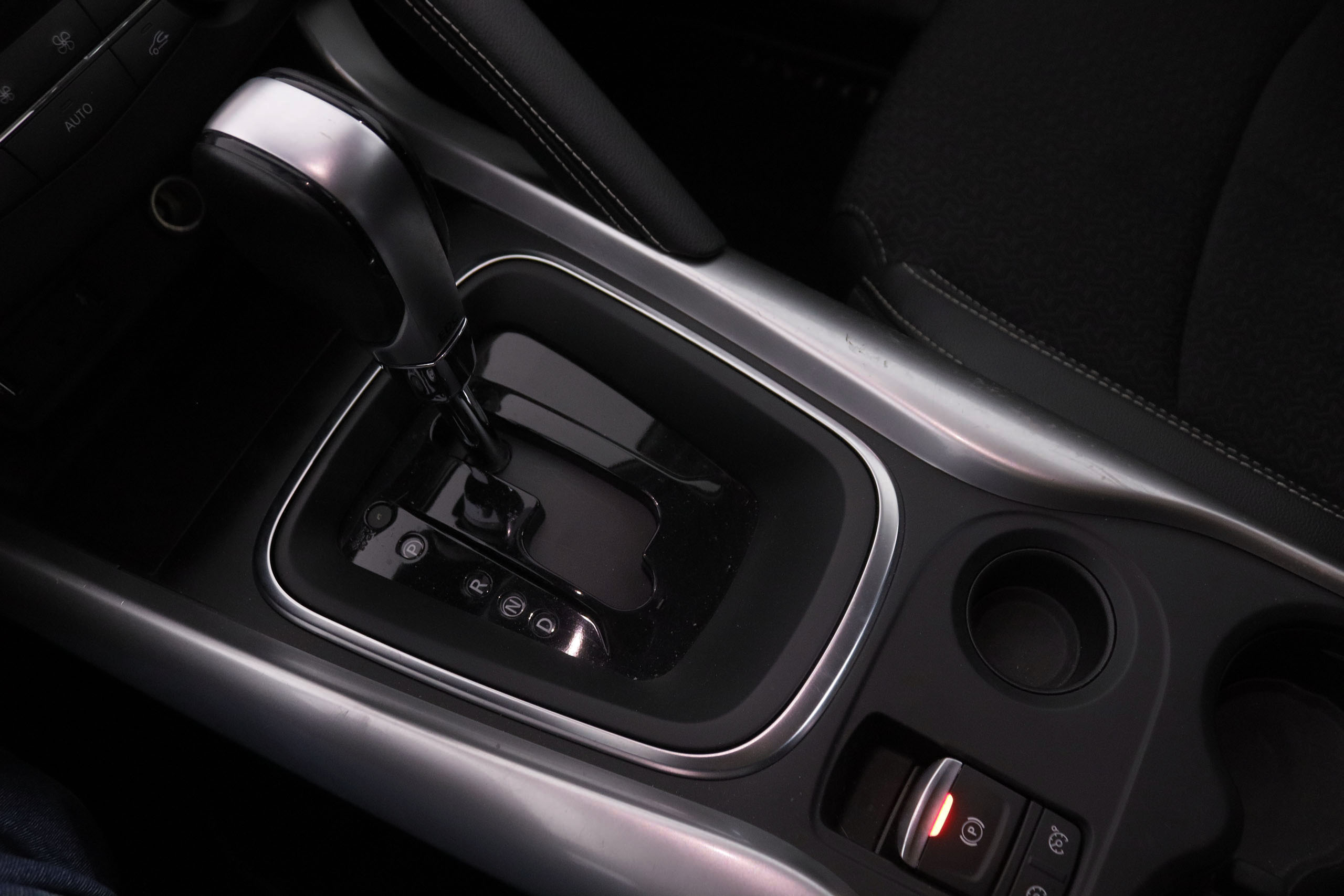 Renault Kadjar 1.3 TCE INTENS AUTO 130CV 5P # NAVY, PARKTRONIC foto 23