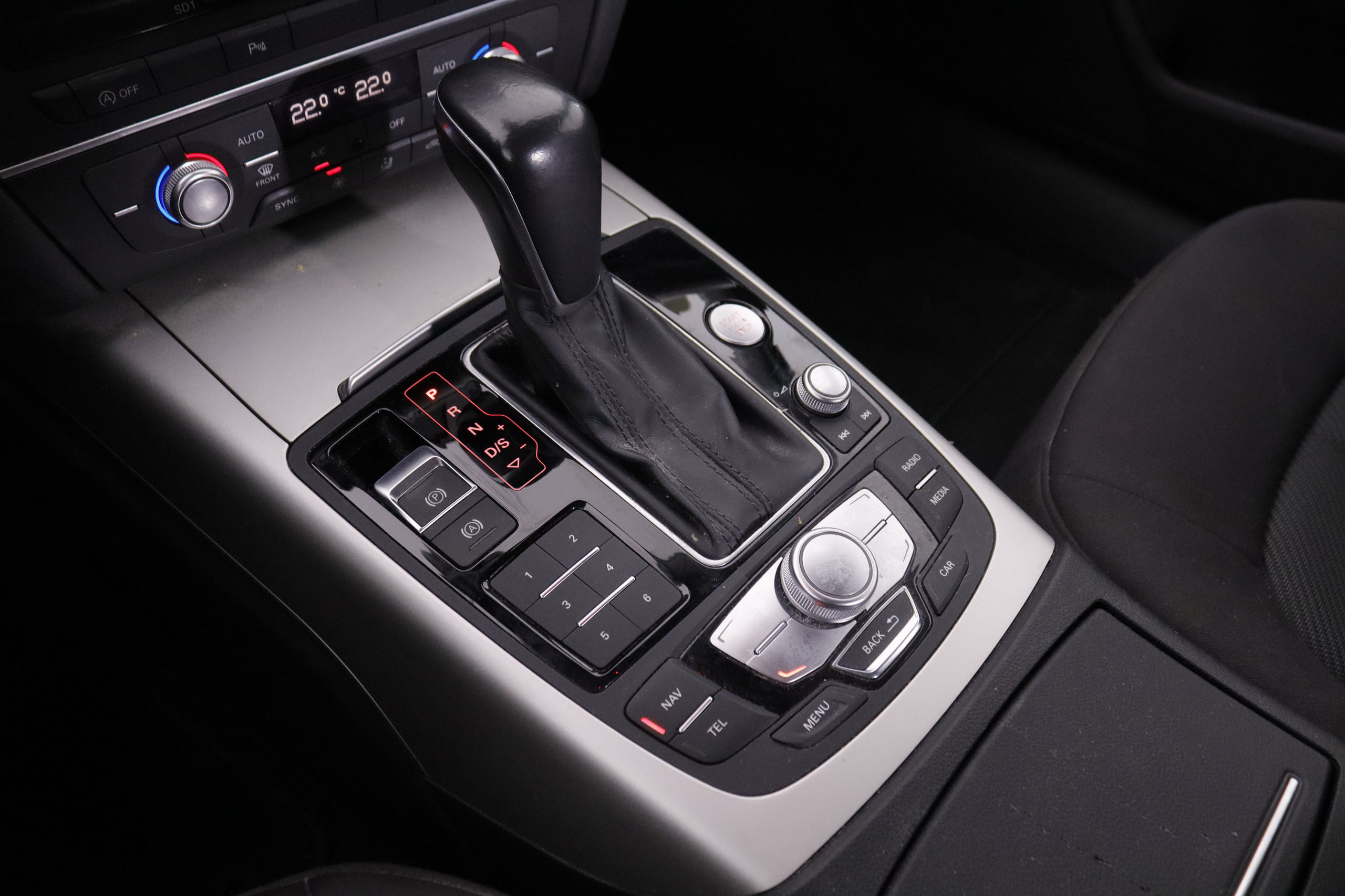 Audi A6 2.0 TDI ULTRA STRONIC AUTO 190CV 4P # NAVY, PARKTRONIC foto 23