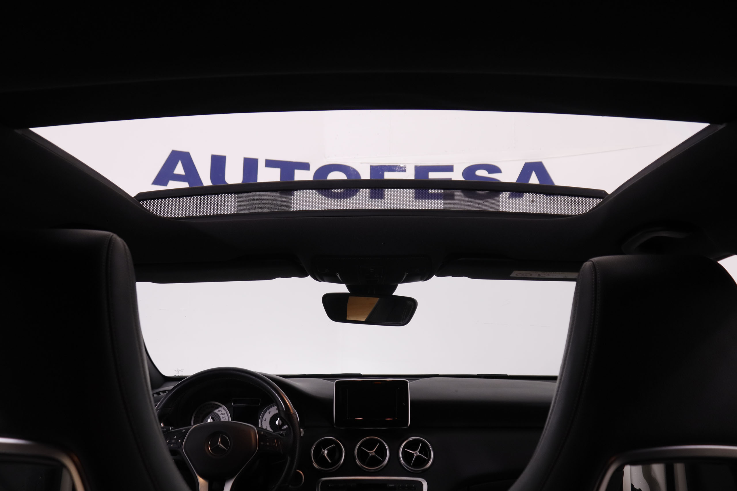 Mercedes-benz A 200 CLASE A A200 URBAN AUTO 156CV 5P # TECHO ELEC PANORAMICO, NAVY, PARKTRONIC foto 14