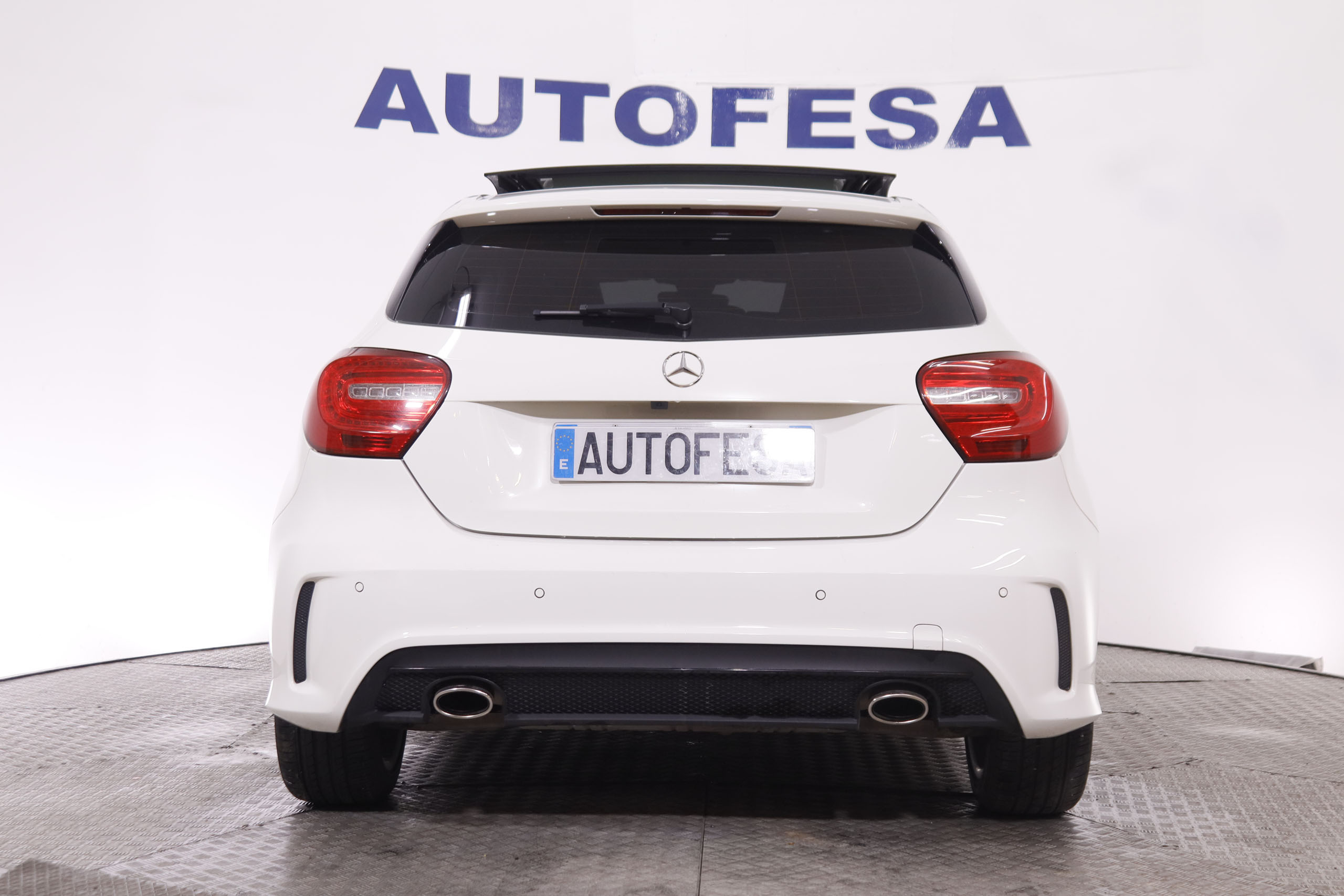 Mercedes-benz A 200 CLASE A A200 URBAN AUTO 156CV 5P # TECHO ELEC PANORAMICO, NAVY, PARKTRONIC foto 6