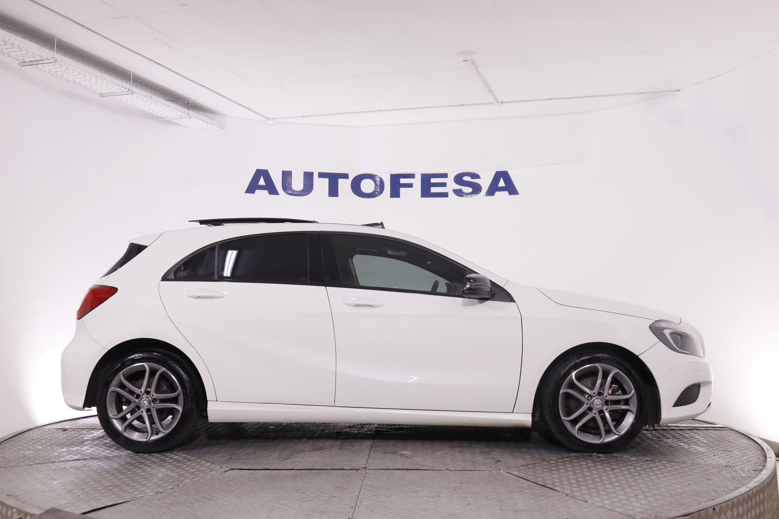 Mercedes-benz A 200 CLASE A A200 URBAN AUTO 156CV 5P # TECHO ELEC PANORAMICO, NAVY, PARKTRONIC foto 13