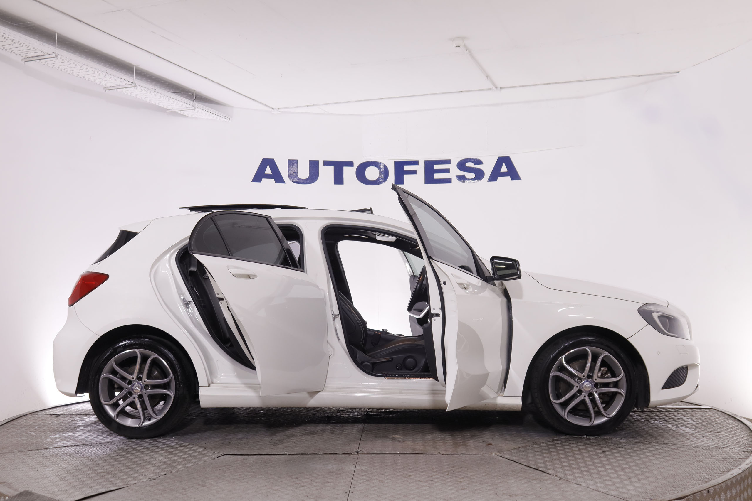 Mercedes-benz A 200 CLASE A A200 URBAN AUTO 156CV 5P # TECHO ELEC PANORAMICO, NAVY, PARKTRONIC foto 11