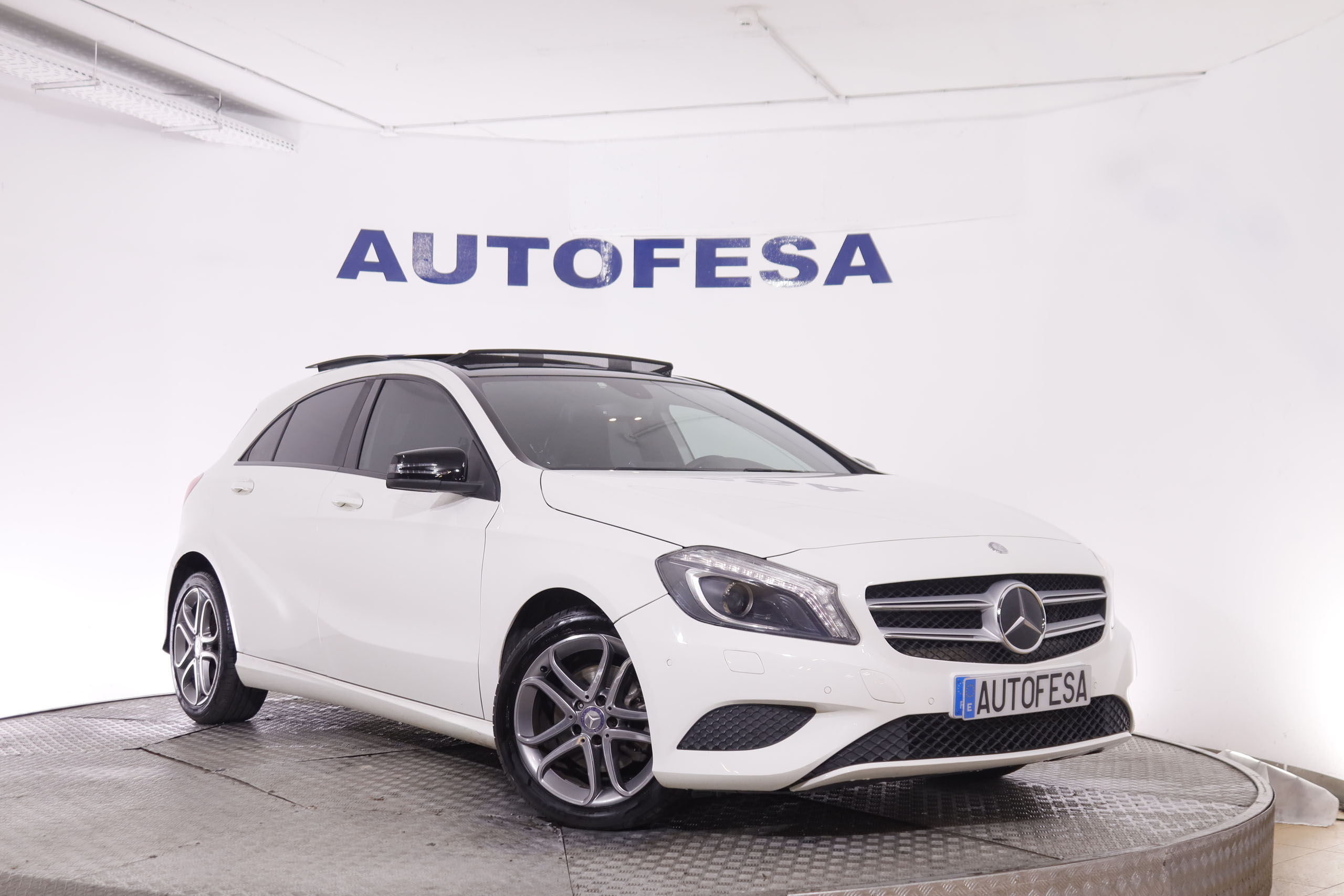 Mercedes-benz A 200 CLASE A A200 URBAN AUTO 156CV 5P # TECHO ELEC PANORAMICO, NAVY, PARKTRONIC foto 3
