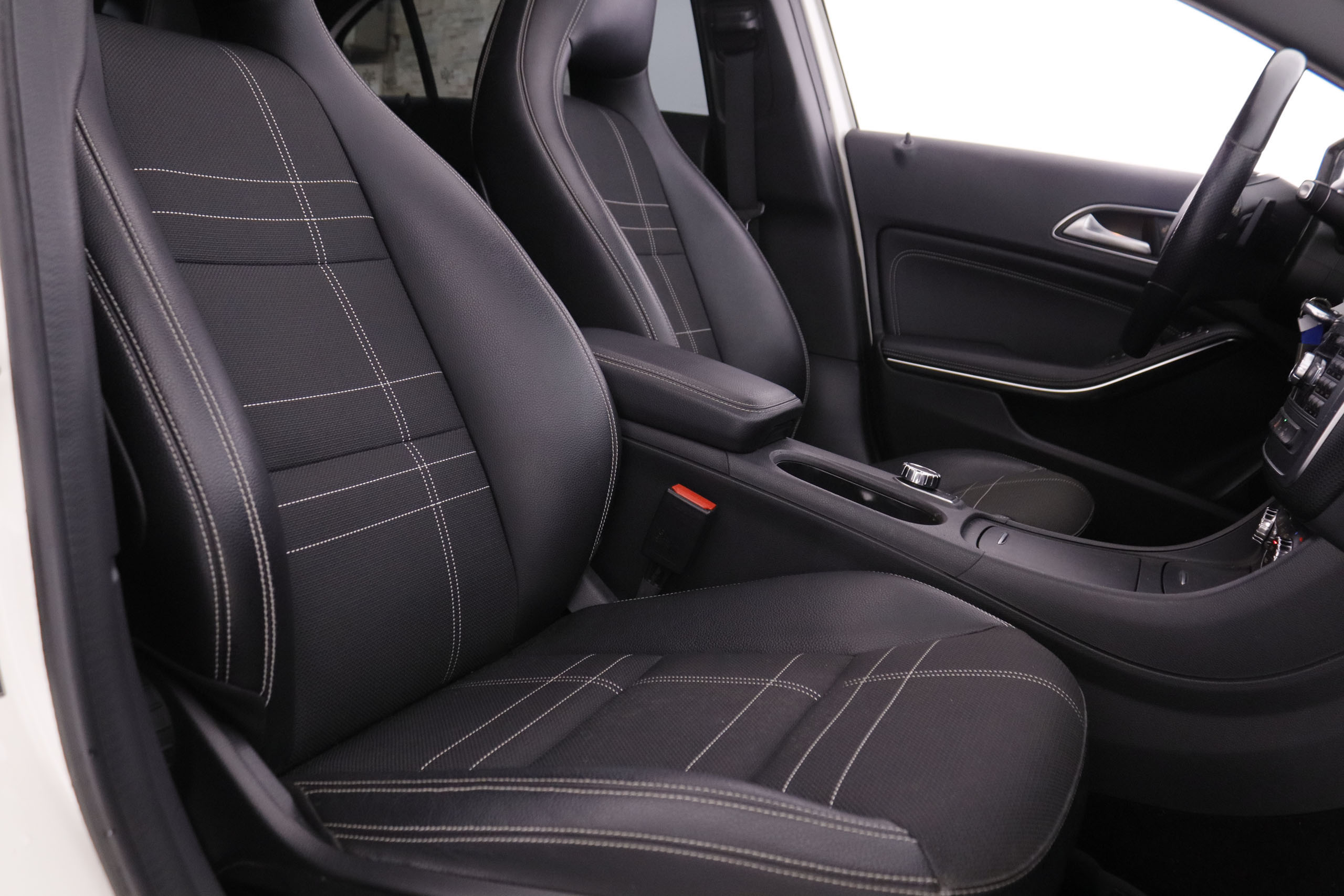 Mercedes-benz A 200 CLASE A A200 URBAN AUTO 156CV 5P # TECHO ELEC PANORAMICO, NAVY, PARKTRONIC foto 24