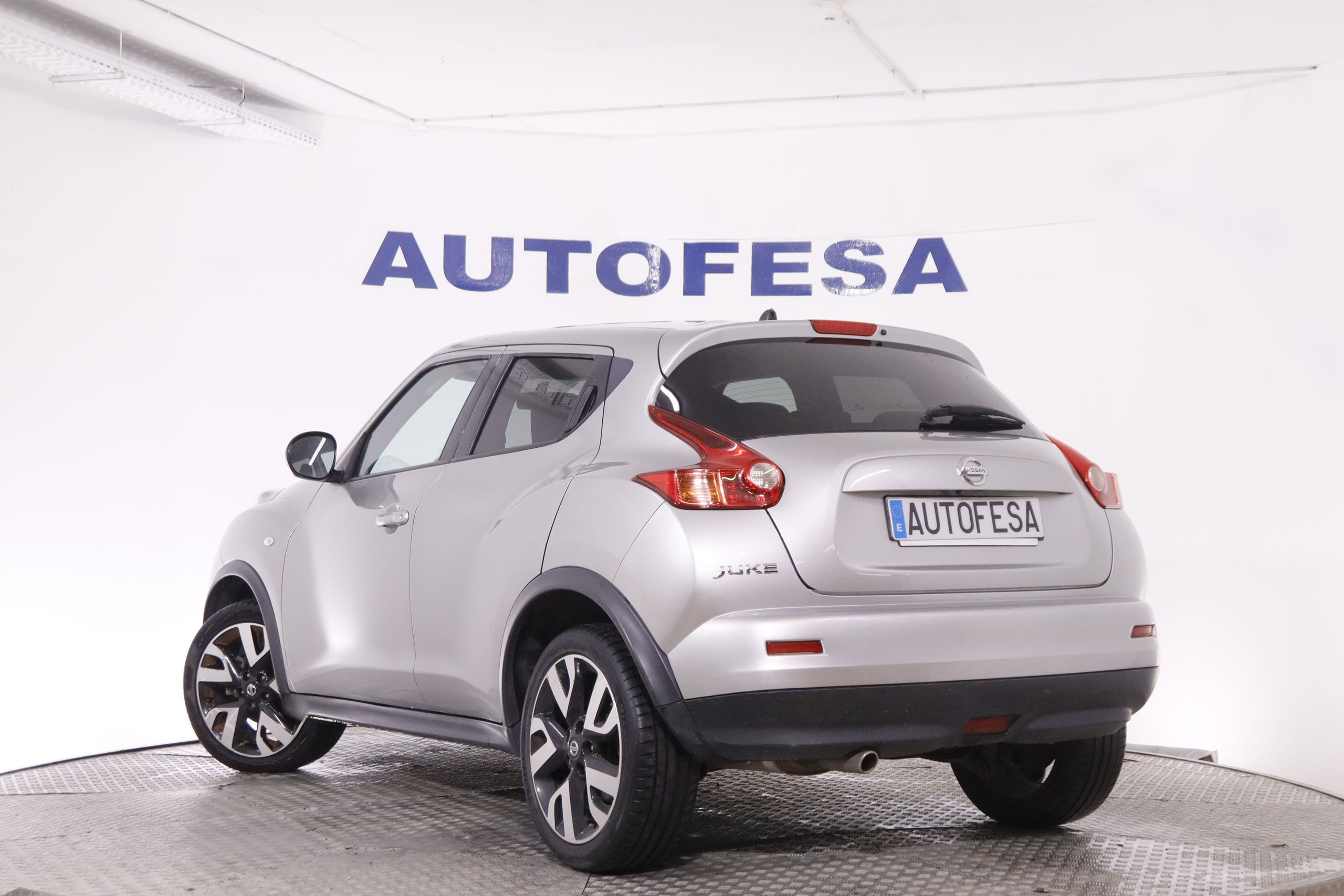 Nissan JUKE 1.6 NTEC 4X2 117CV 5P # NAVY, PARKTRONIC 1.6 NTEC 4X2 117CV 5P foto 5