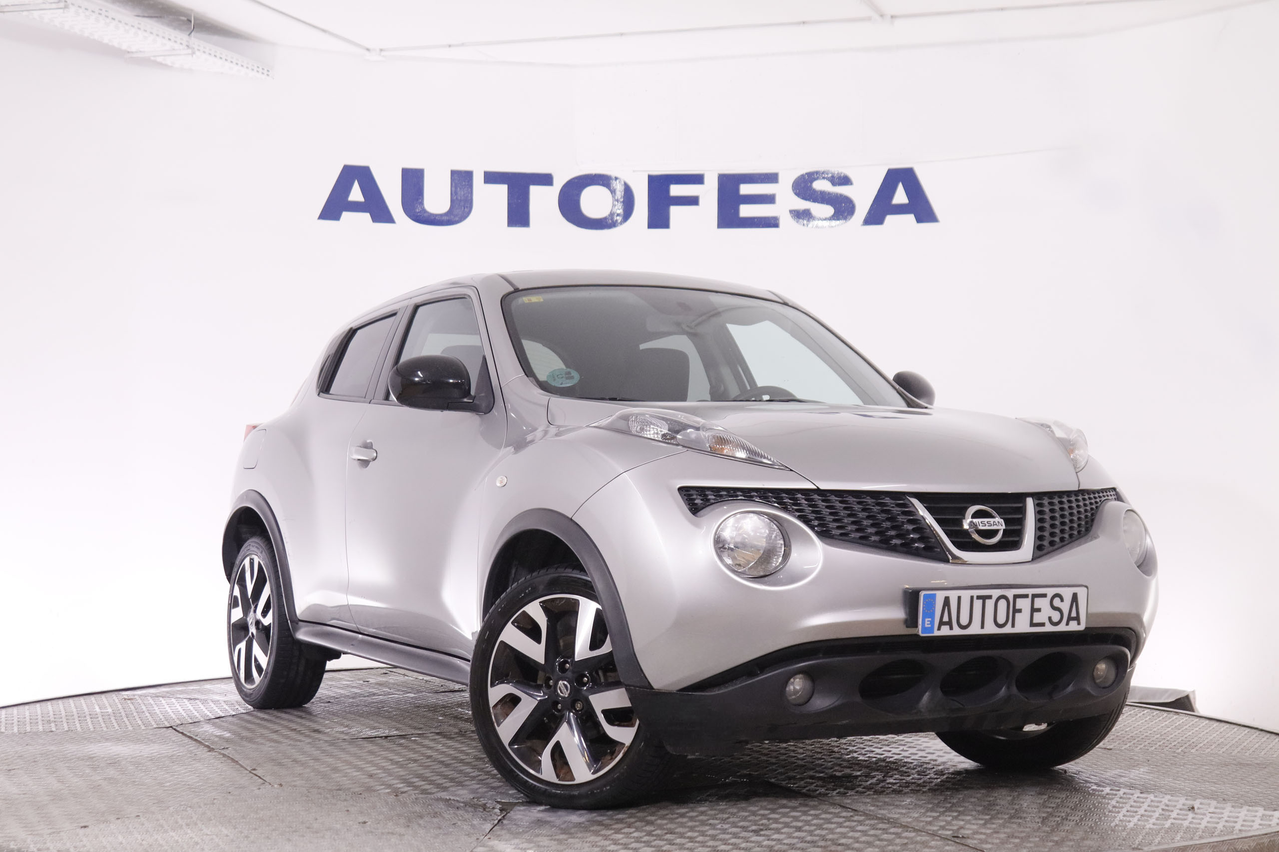 Nissan JUKE 1.6 NTEC 4X2 117CV 5P # NAVY, PARKTRONIC 1.6 NTEC 4X2 117CV 5P foto 3