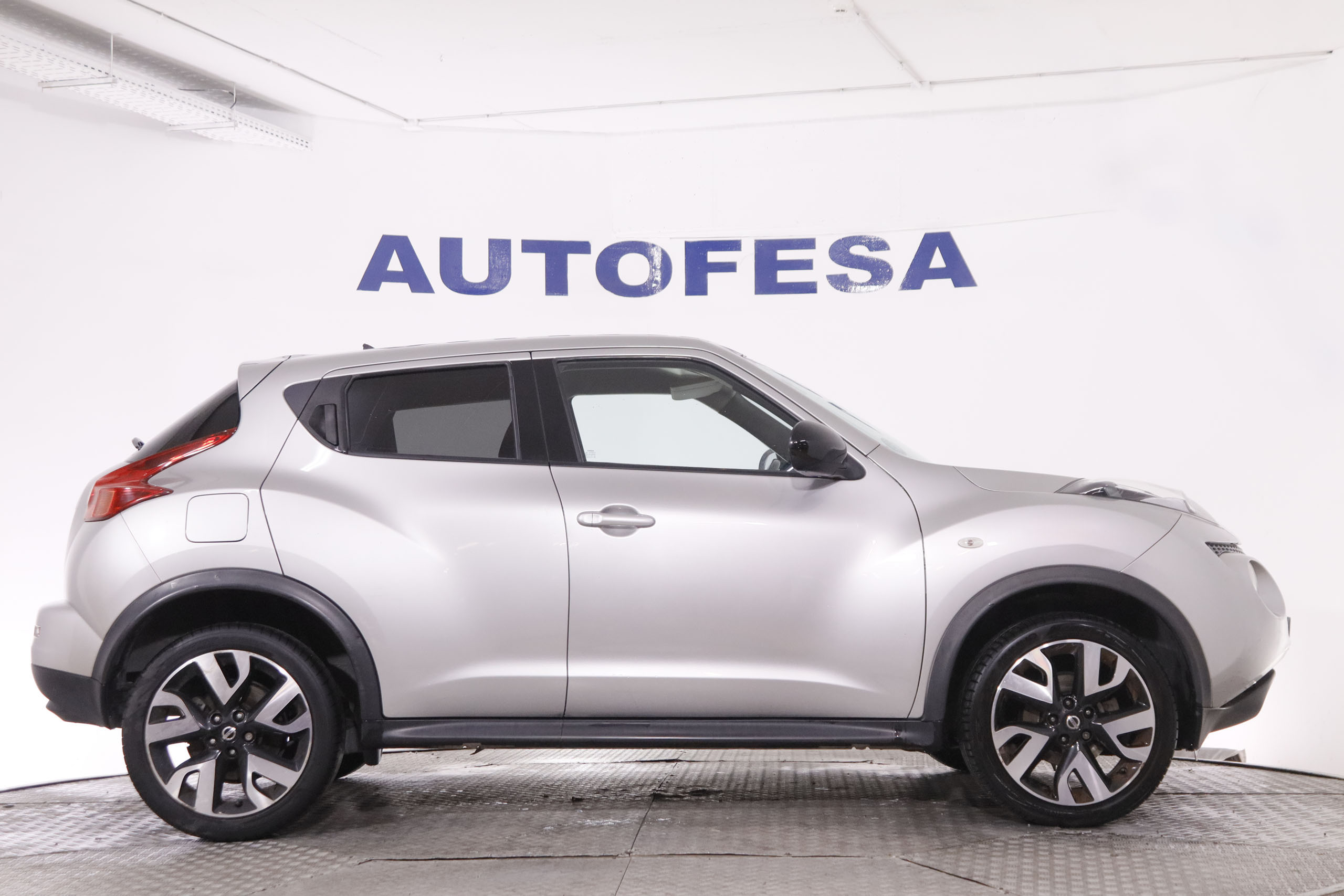 Nissan JUKE 1.6 NTEC 4X2 117CV 5P # NAVY, PARKTRONIC 1.6 NTEC 4X2 117CV 5P foto 13