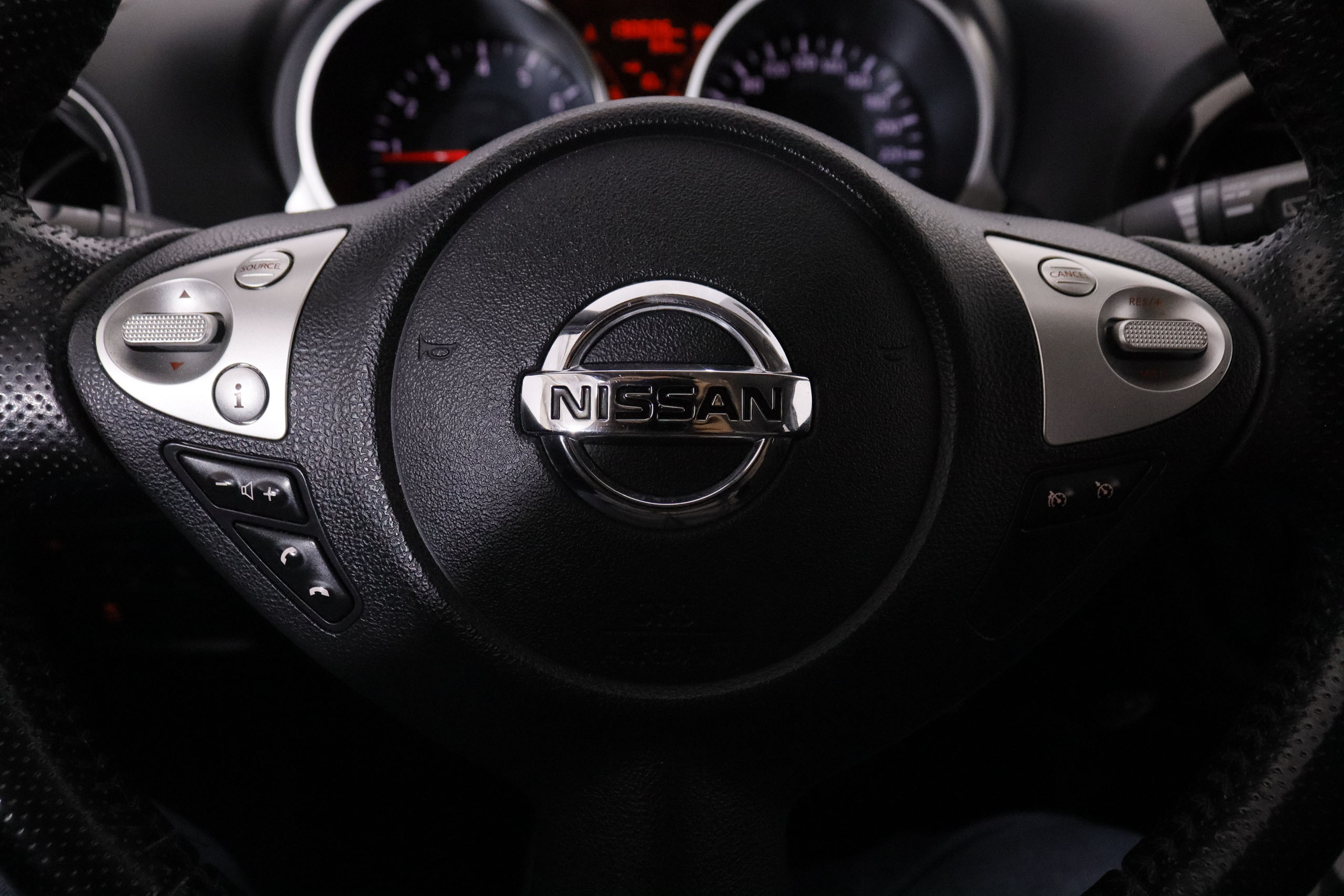 Nissan JUKE 1.6 NTEC 4X2 117CV 5P # NAVY, PARKTRONIC 1.6 NTEC 4X2 117CV 5P foto 17