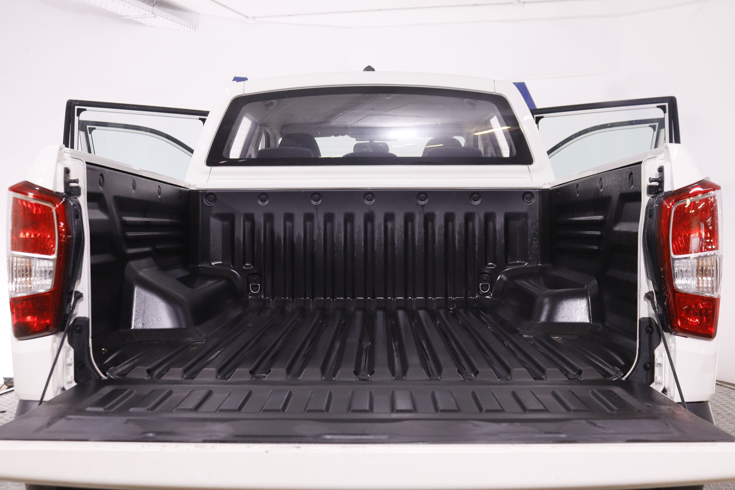 Ssangyong Musso 2.2 SPORTS D 22DTR 4X4 DOBLE CABINA 202CV 5P # IVA DEDUCIBLE, PARKTRONIC foto 13