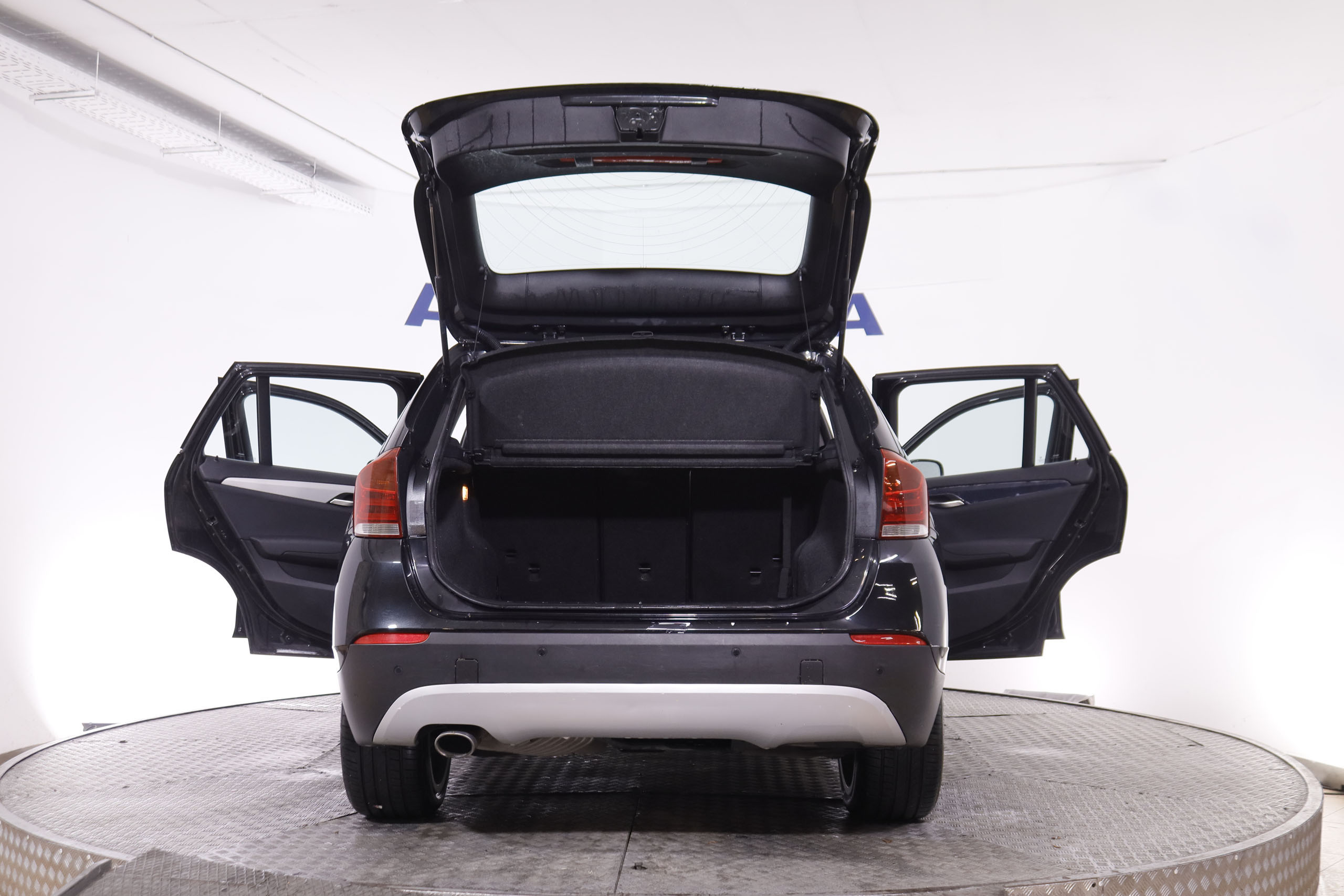 BMW X1 X1 23D XDRIVE AUTO 204CV 5P # CUERO, TECHO ELEC PANORAMICO,NAVY foto 10