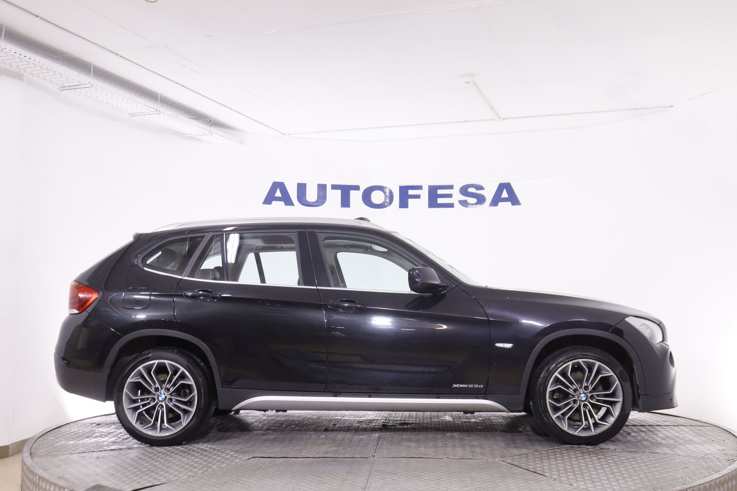 BMW X1 X1 23D XDRIVE AUTO 204CV 5P # CUERO, TECHO ELEC PANORAMICO,NAVY foto 13