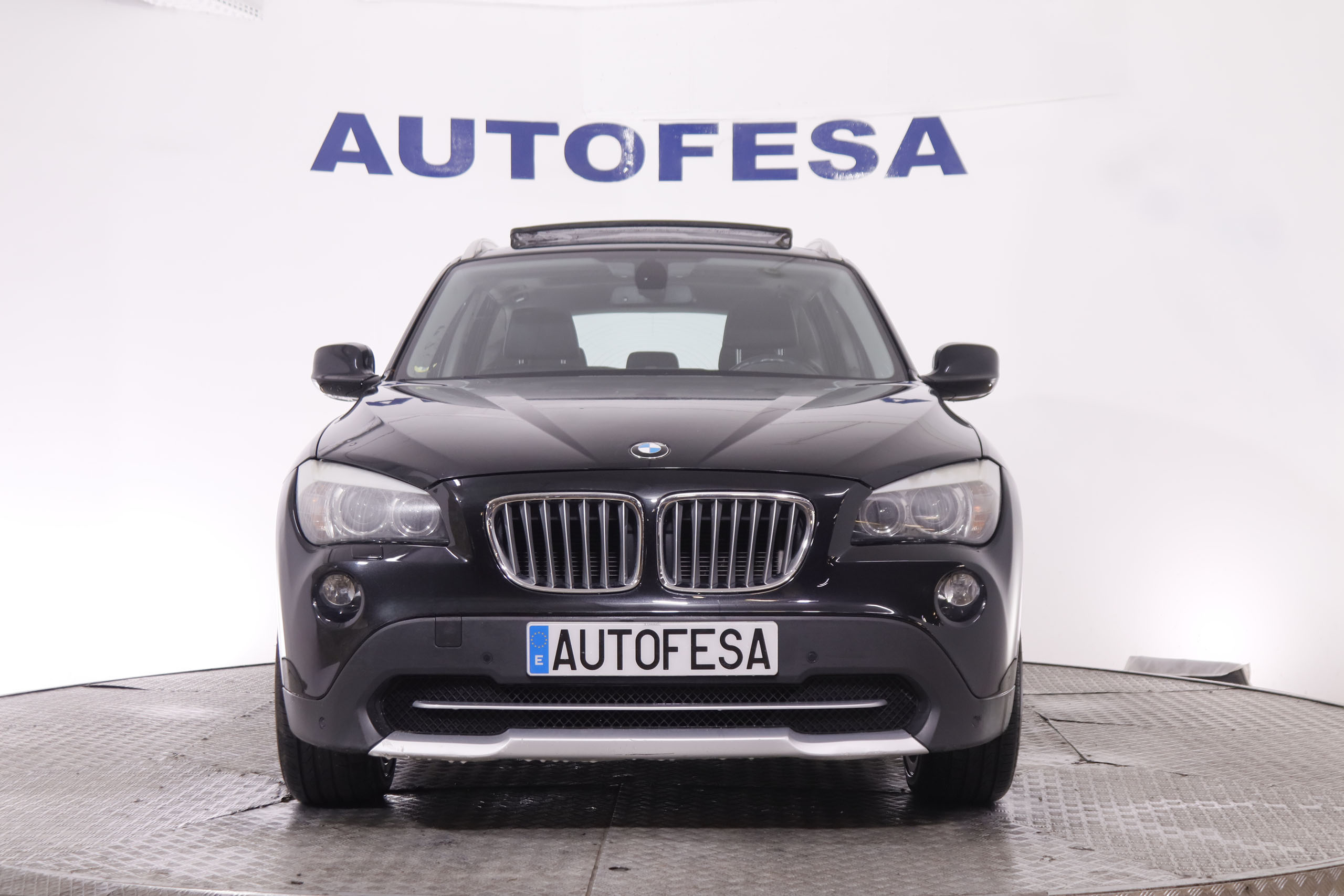 BMW X1 X1 23D XDRIVE AUTO 204CV 5P # CUERO, TECHO ELEC PANORAMICO,NAVY foto 2