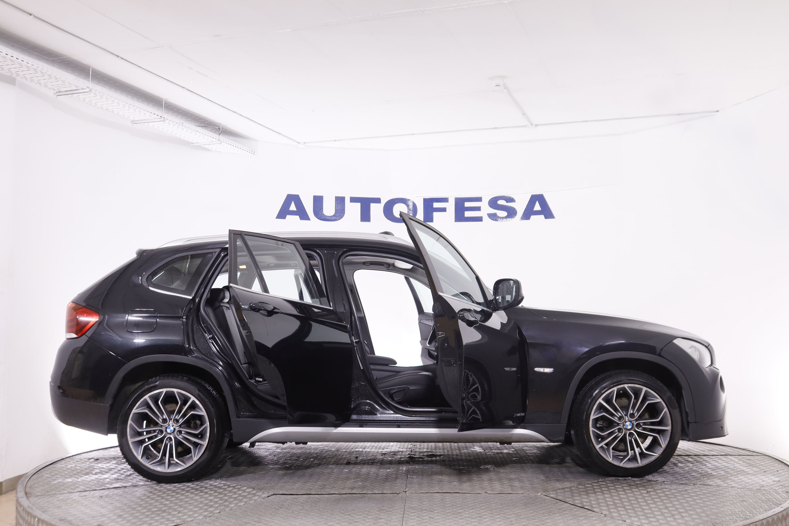 BMW X1 X1 23D XDRIVE AUTO 204CV 5P # CUERO, TECHO ELEC PANORAMICO,NAVY foto 11