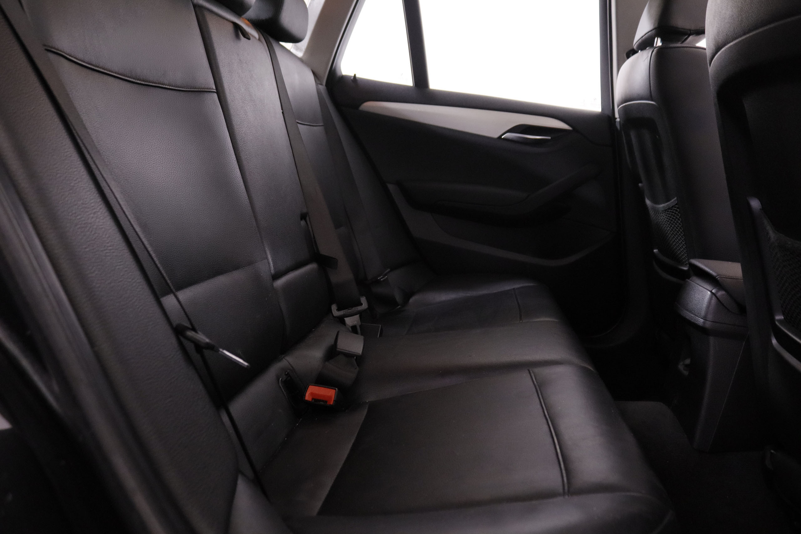 BMW X1 X1 23D XDRIVE AUTO 204CV 5P # CUERO, TECHO ELEC PANORAMICO,NAVY foto 27