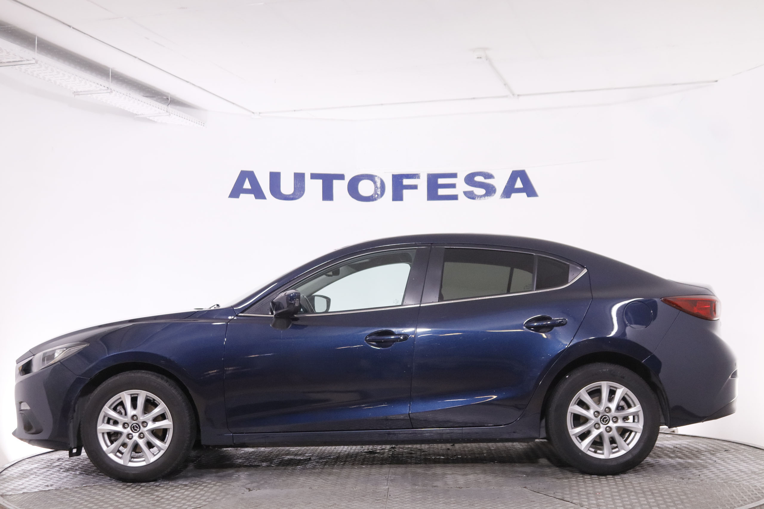 Mazda 3 1.5D SEDAN 105CV 4P # NAVY, PARKTRONIC foto 9