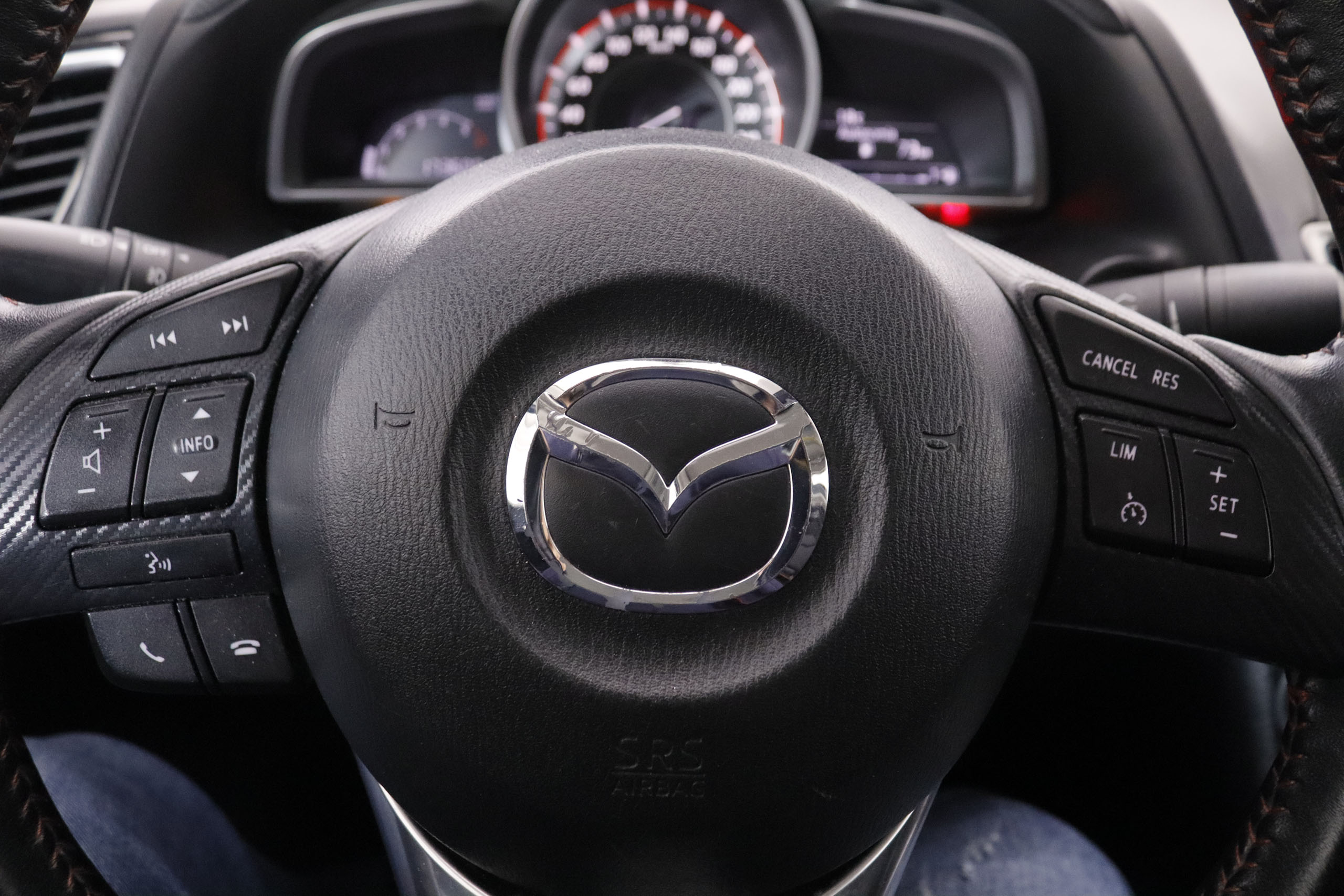 Mazda 3 1.5D SEDAN 105CV 4P # NAVY, PARKTRONIC foto 17