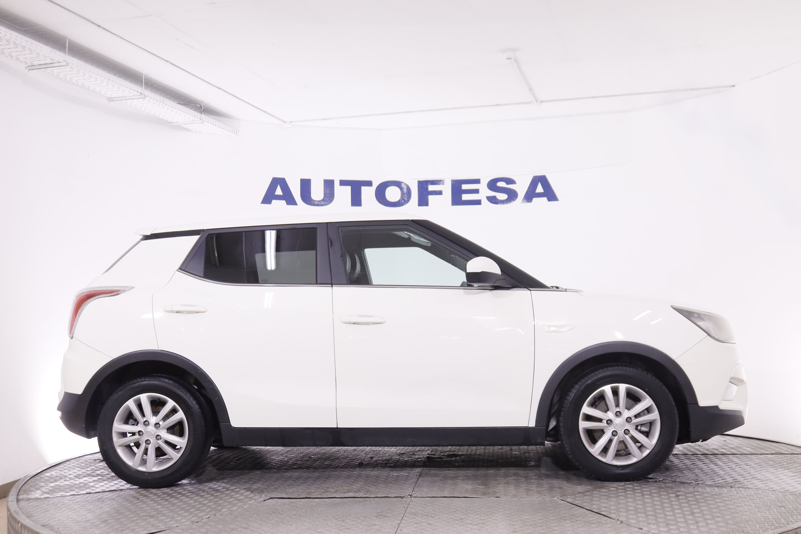 Ssangyong Tivoli 1.6 D16T PREMIUM 4X2 115CV 5P # BLUETOOTH foto 9