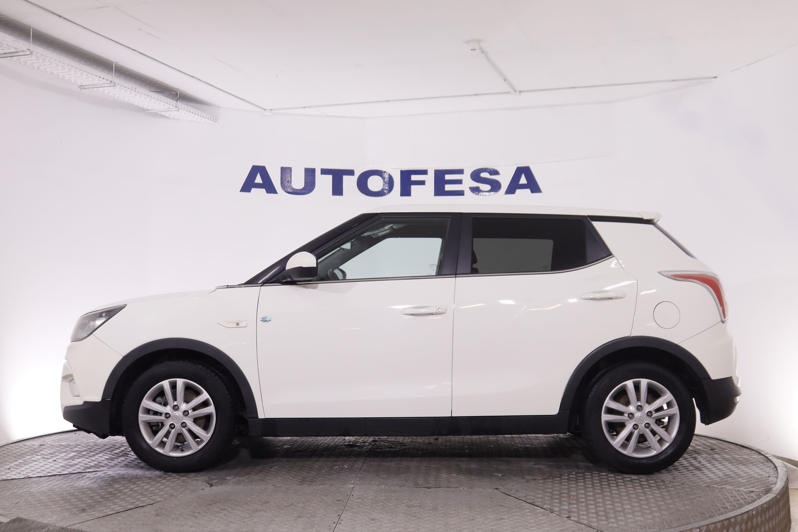 Ssangyong Tivoli 1.6 D16T PREMIUM 4X2 115CV 5P # BLUETOOTH foto 13