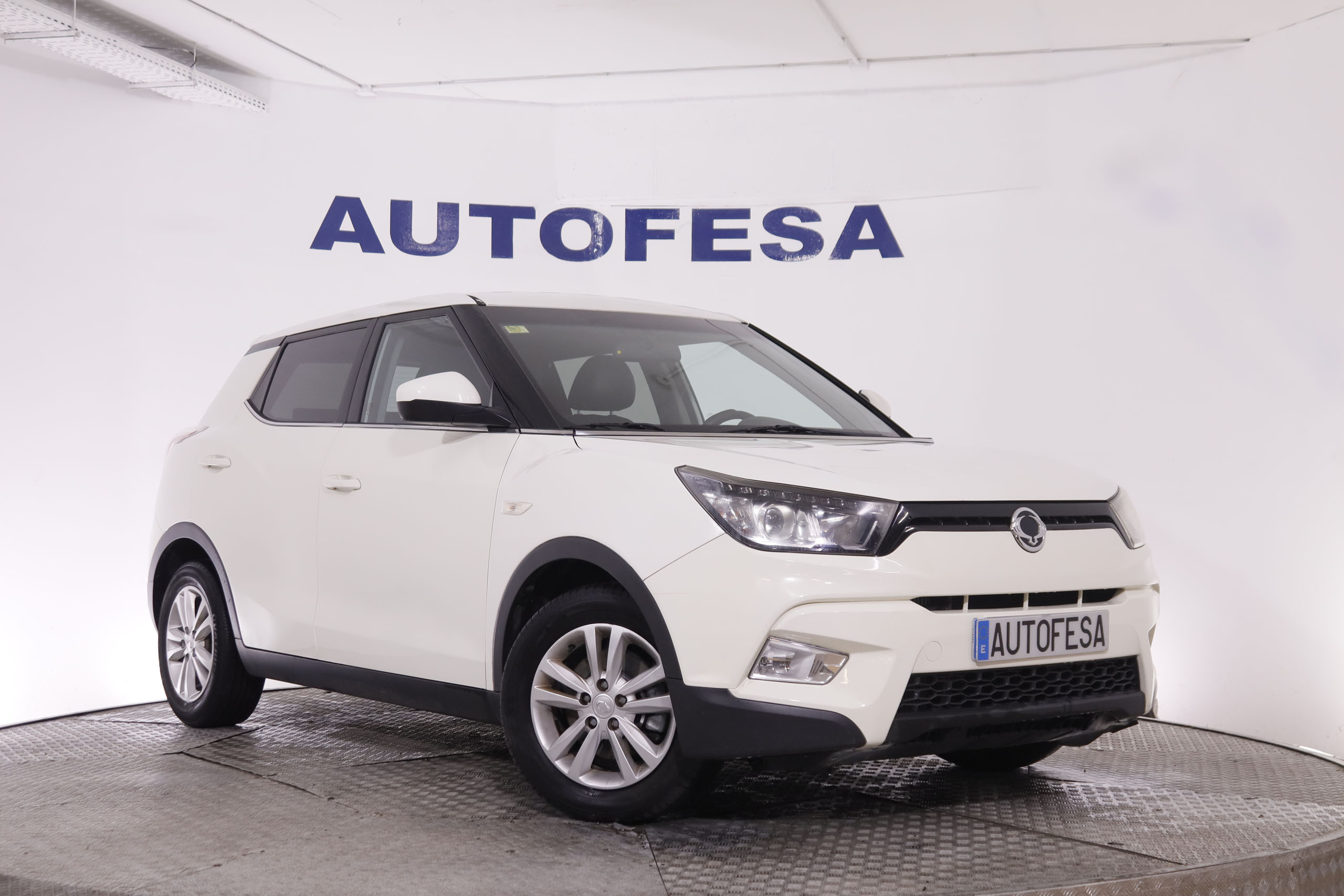 Ssangyong Tivoli 1.6 D16T PREMIUM 4X2 115CV 5P # BLUETOOTH foto 3
