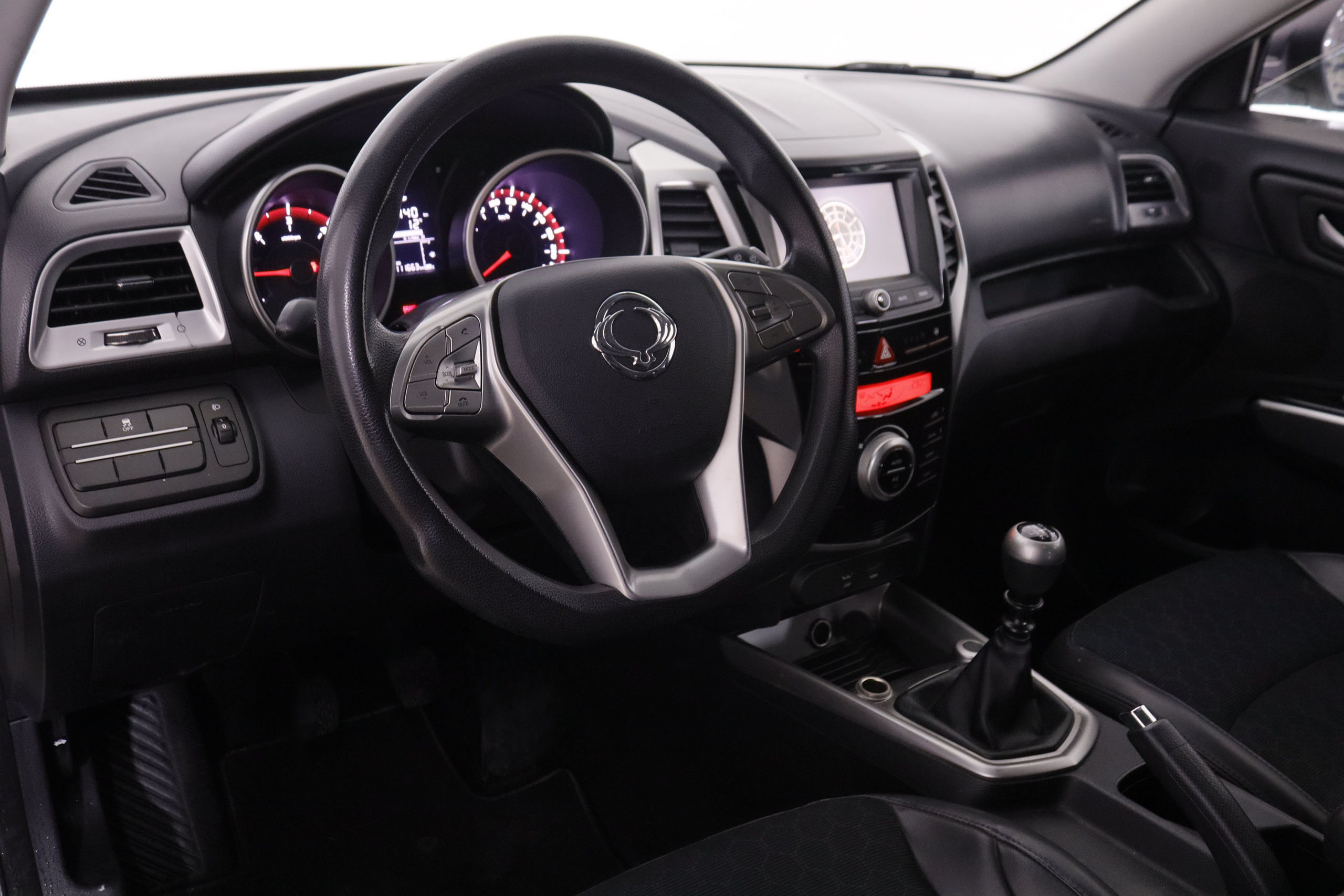 Ssangyong Tivoli 1.6 D16T PREMIUM 4X2 115CV 5P # BLUETOOTH foto 14