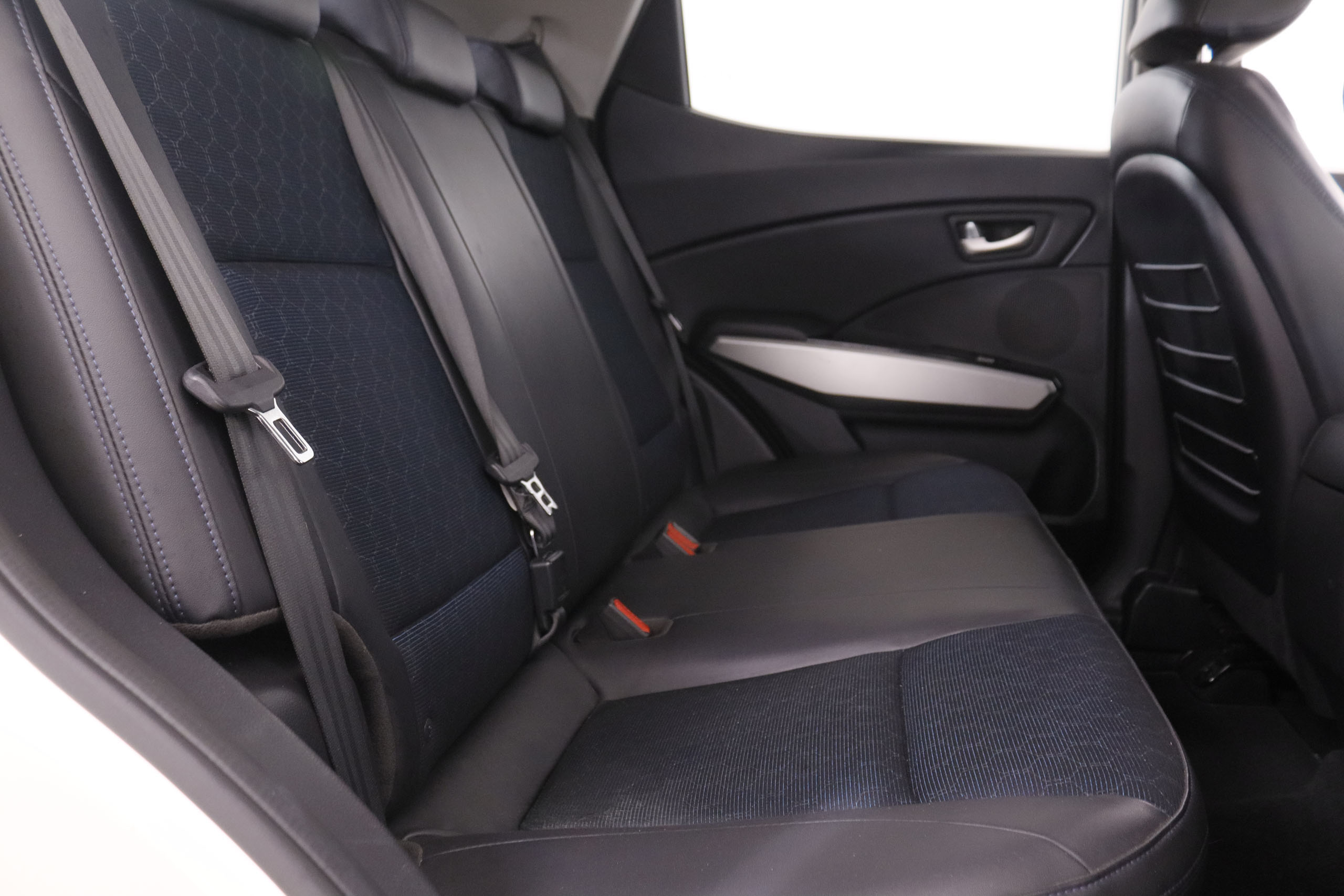 Ssangyong Tivoli 1.6 D16T PREMIUM 4X2 115CV 5P # BLUETOOTH foto 23